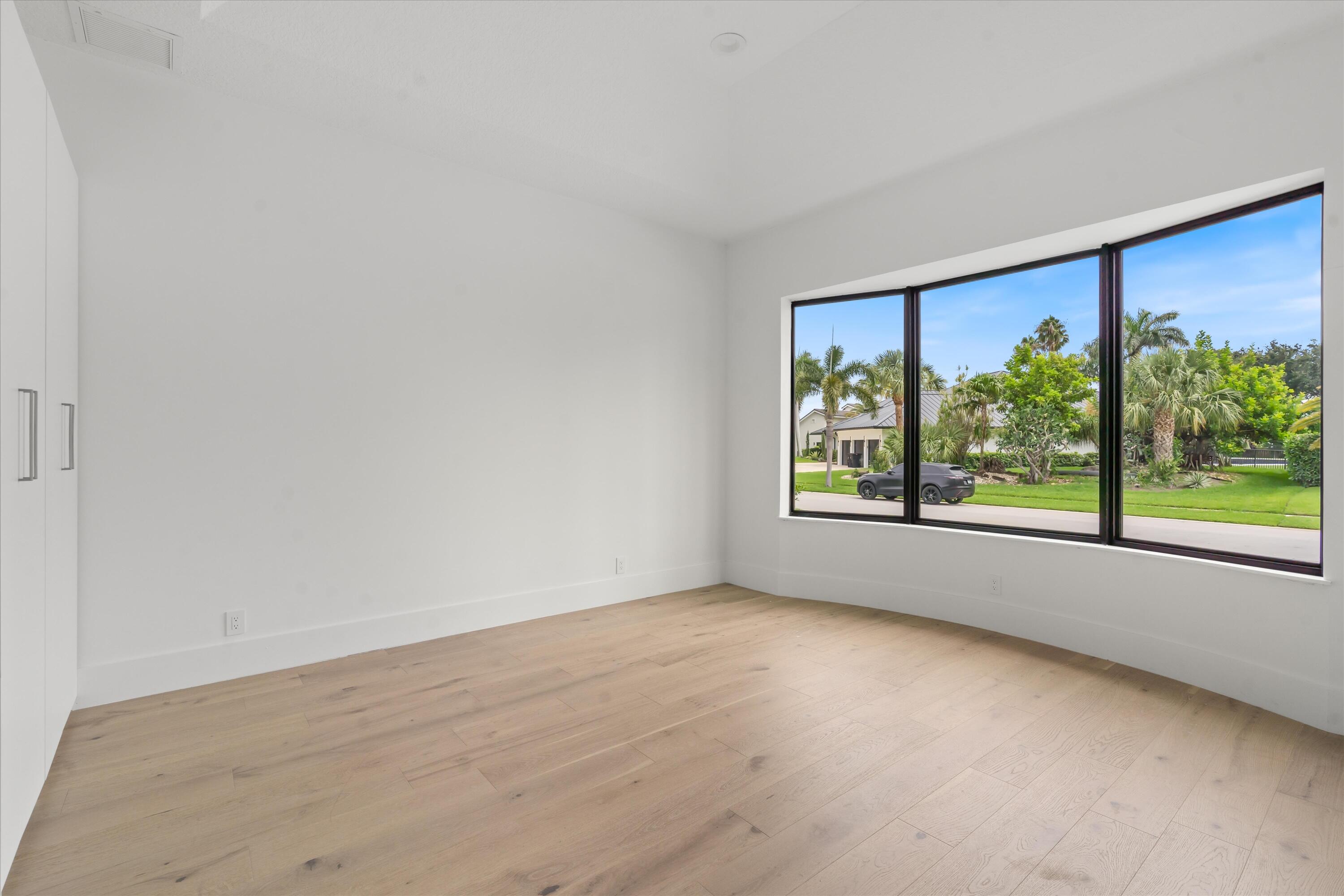 4816 Bocaire Boulevard