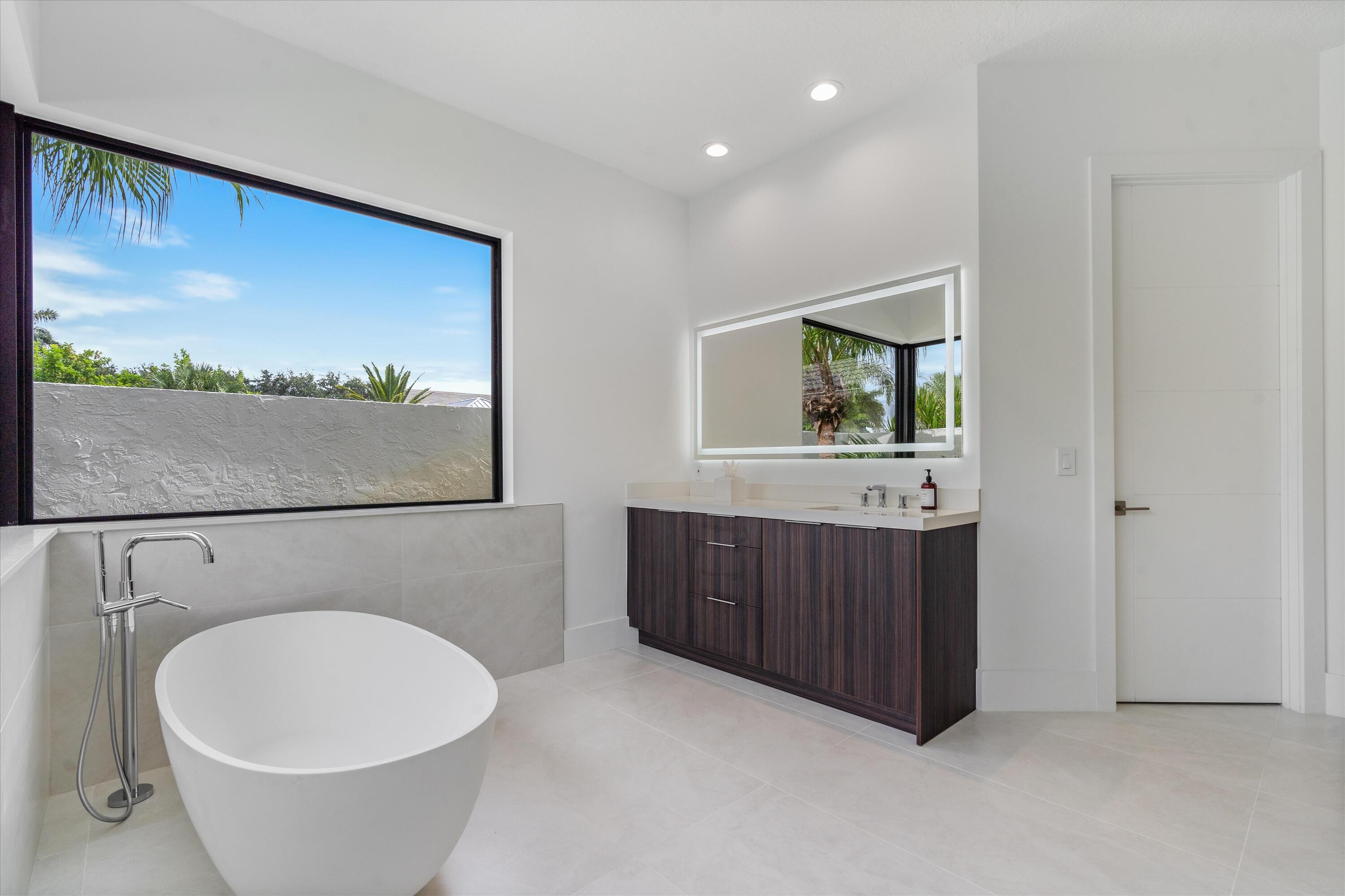 4816 Bocaire Boulevard