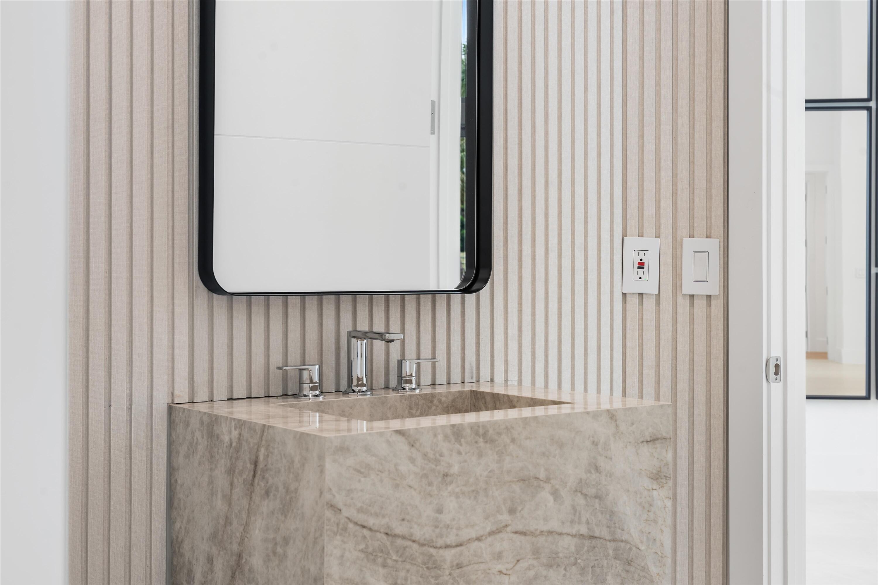 4816 Bocaire Boulevard