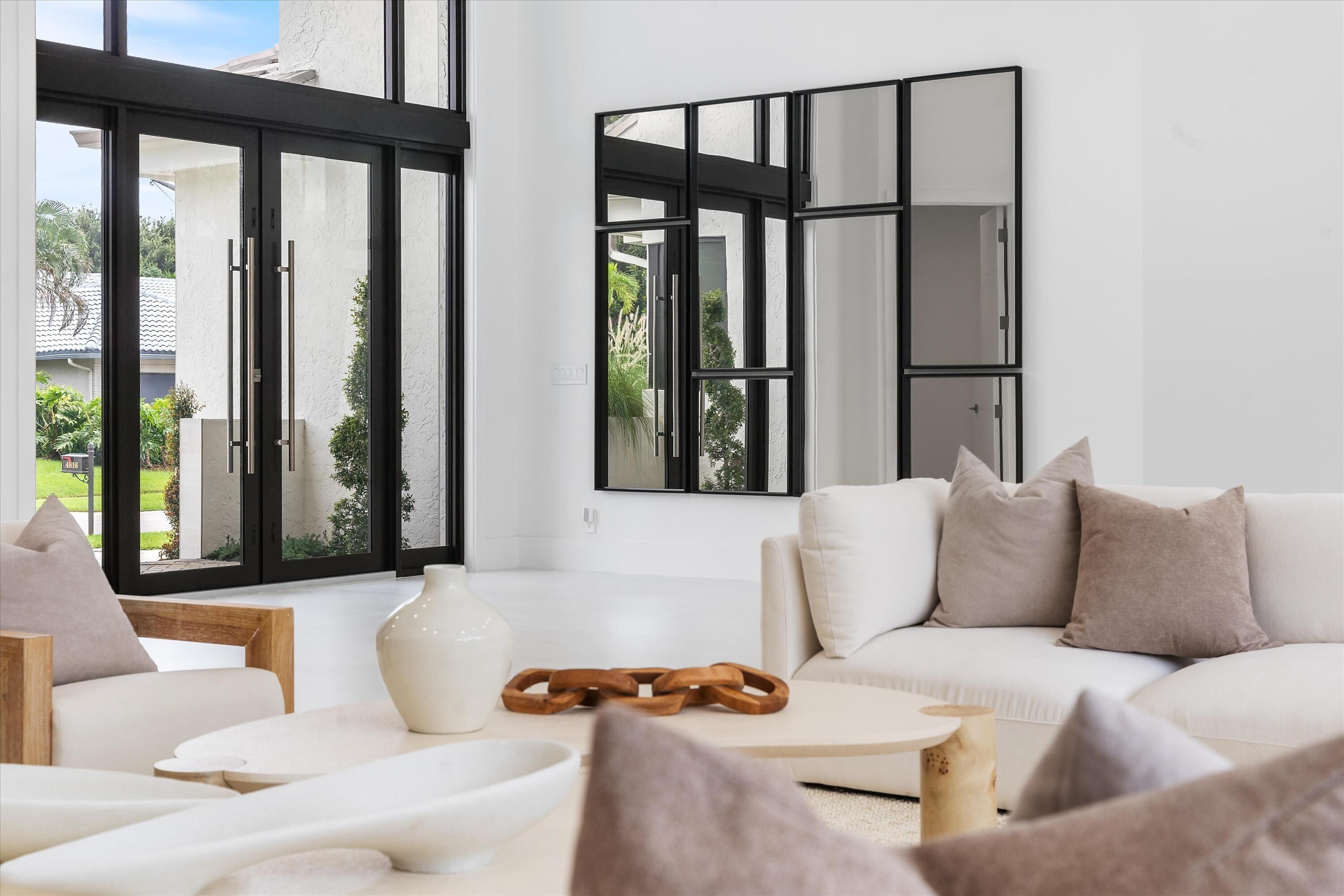 4816 Bocaire Boulevard