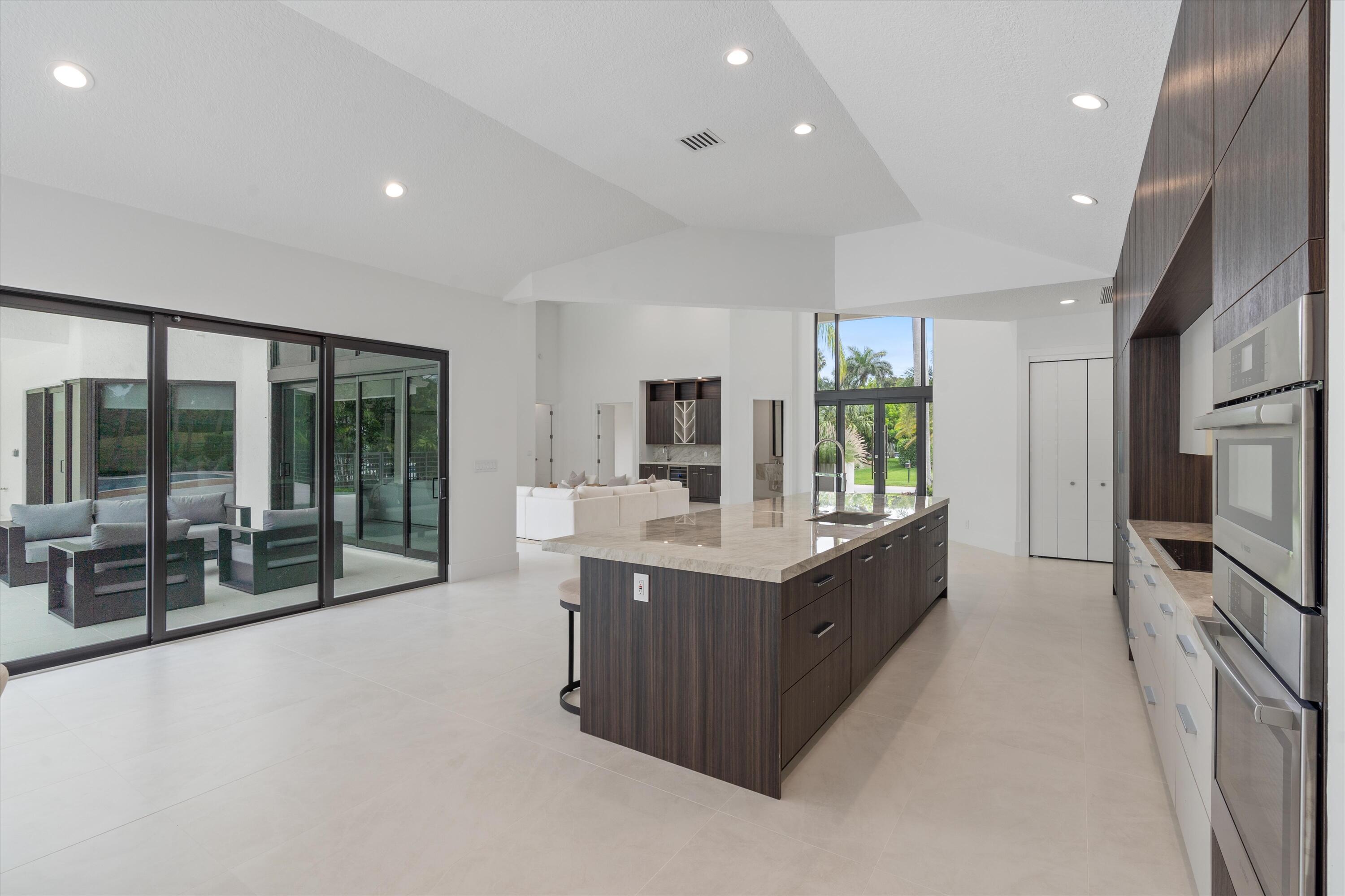 4816 Bocaire Boulevard