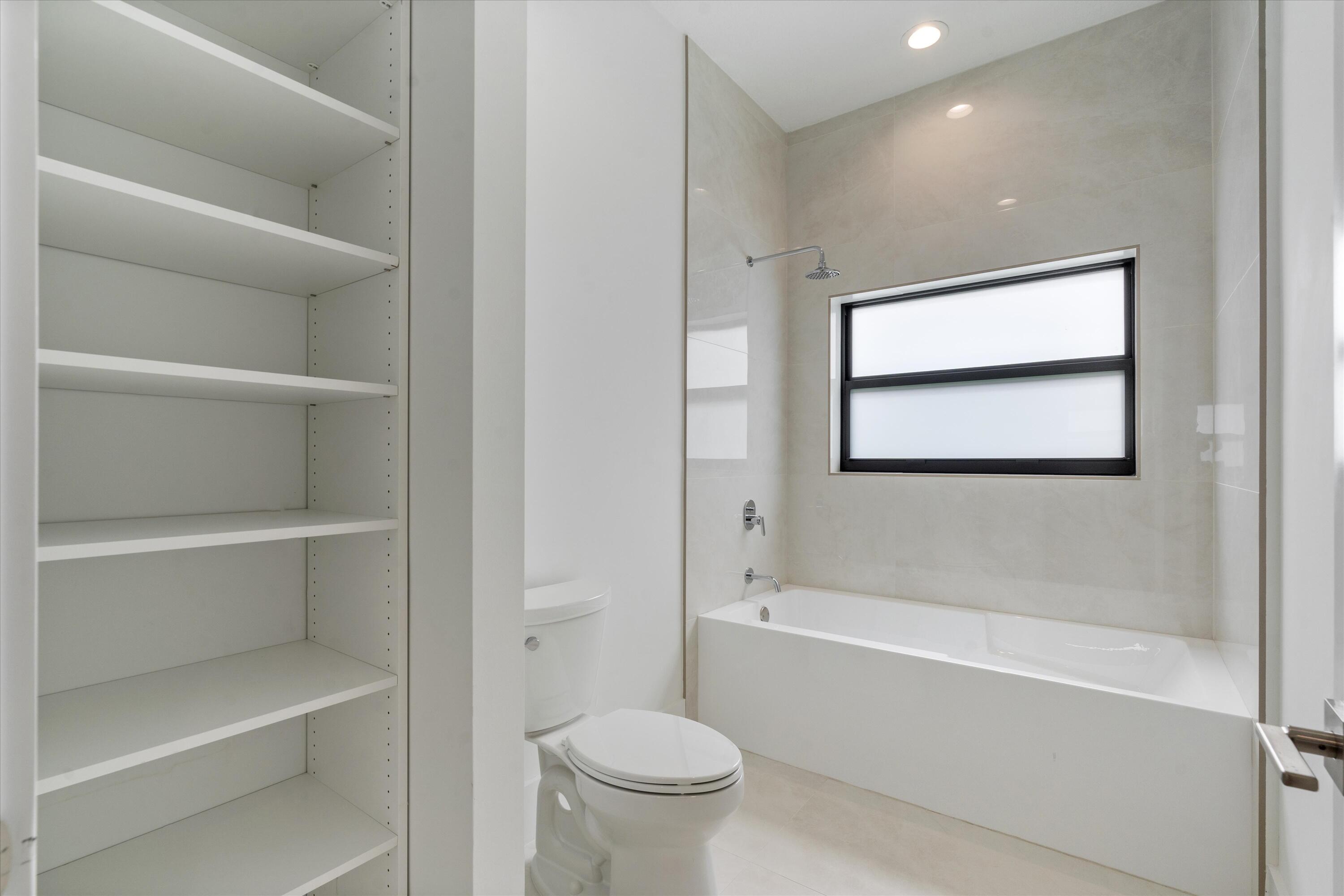 4816 Bocaire Boulevard