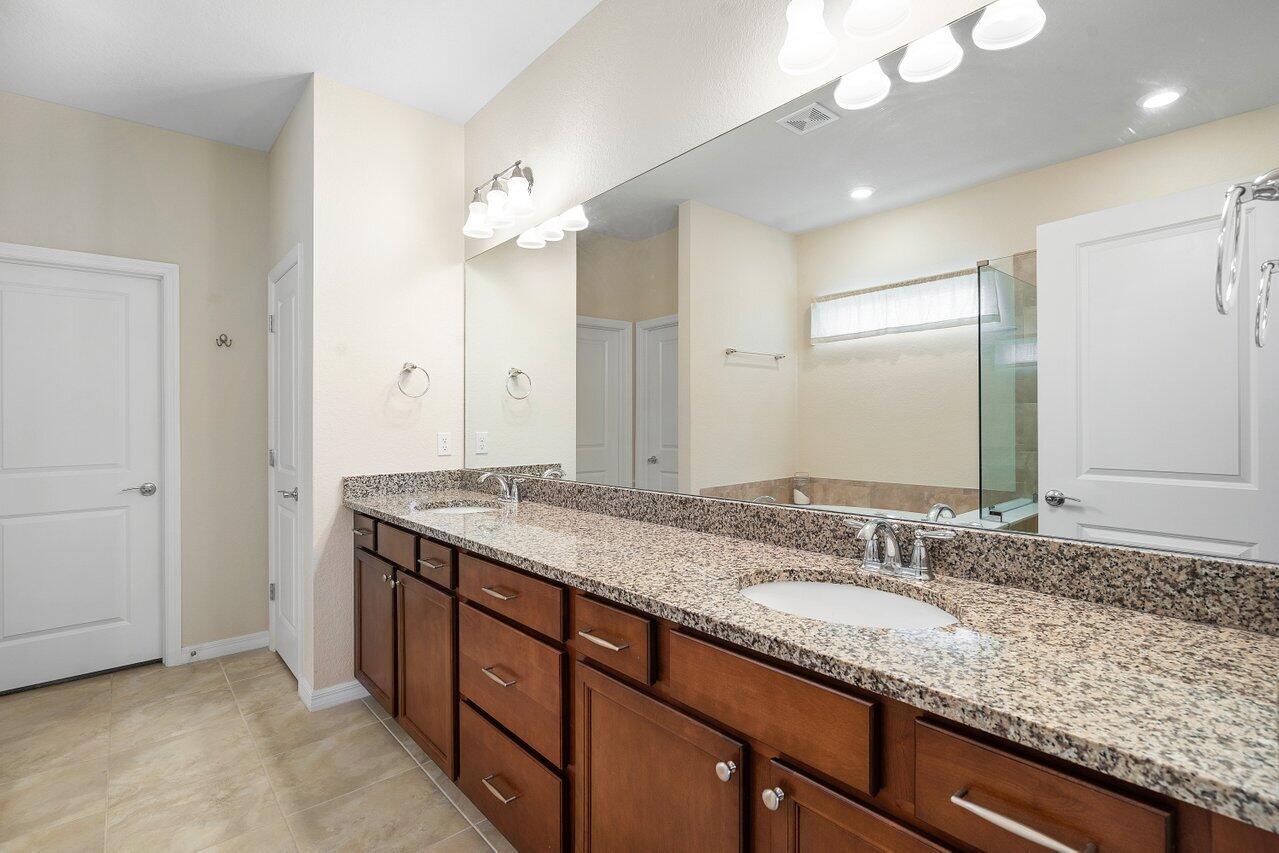 1595 Myrtle Oak Terrace, Hollywood