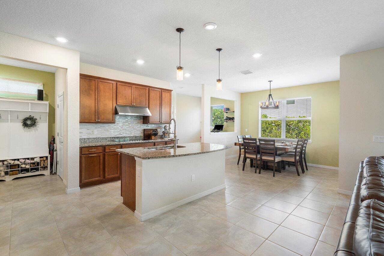 1595 Myrtle Oak Terrace, Hollywood