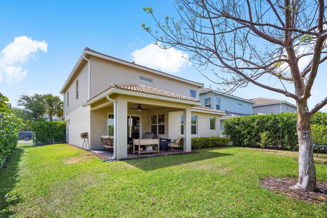 1595 Myrtle Oak Terrace, Hollywood