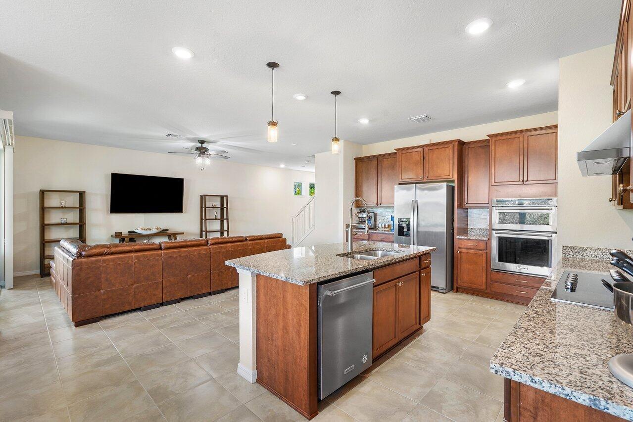 1595 Myrtle Oak Terrace, Hollywood