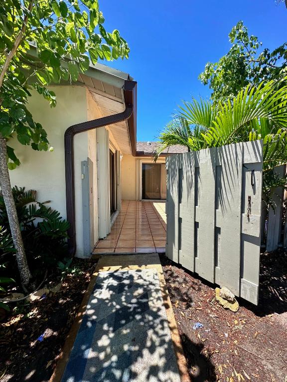 8076 Ambach Way, Hypoluxo