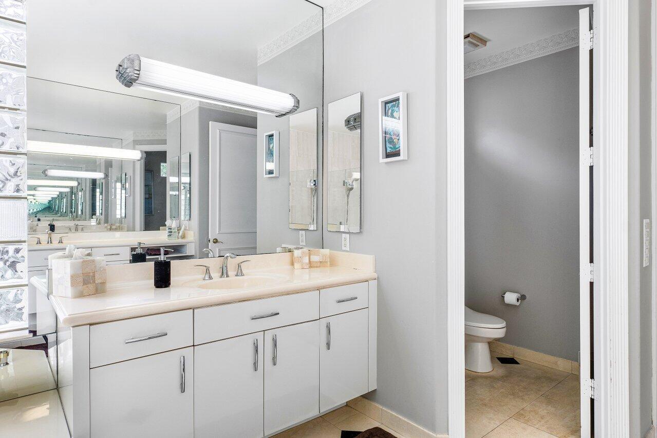 3817 Regency Circle S