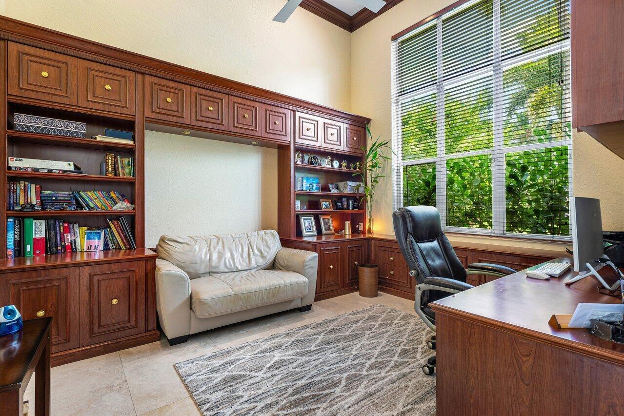 3817 Regency Circle S