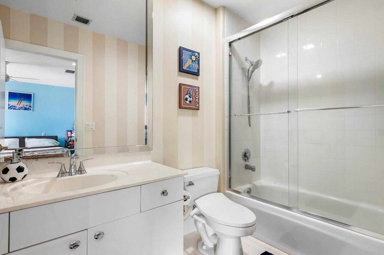 3817 Regency Circle S