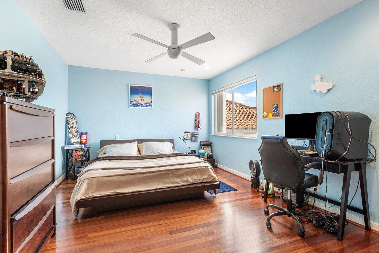 3817 Regency Circle S