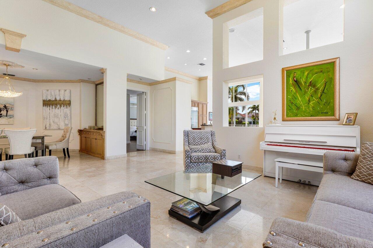 3817 Regency Circle S