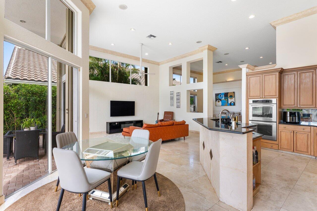 3817 Regency Circle S