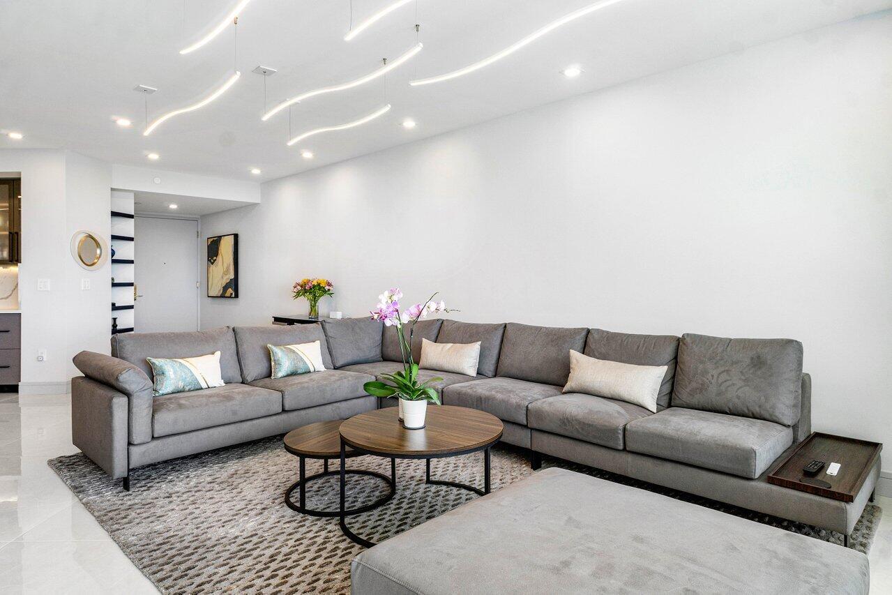 550 SE Mizner Boulevard B709