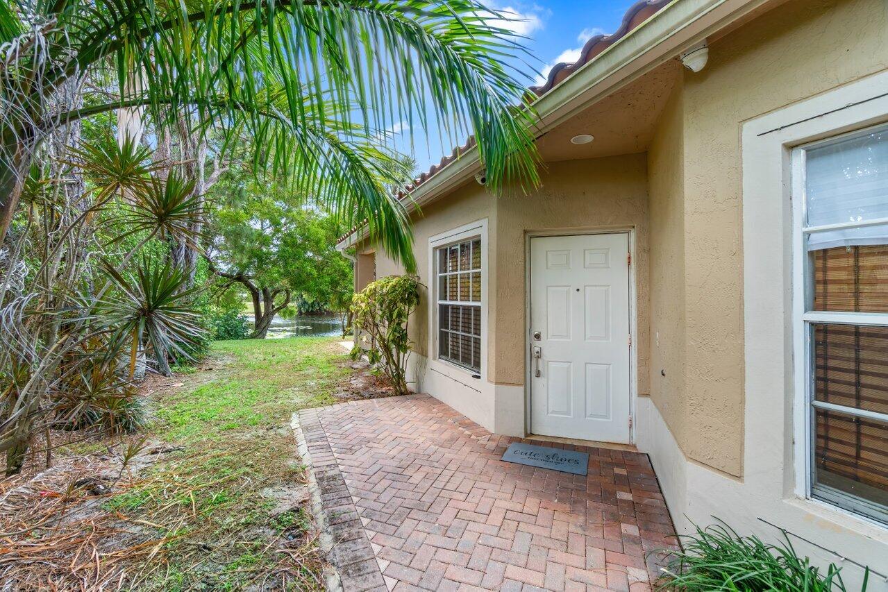 6400 Park Lake Circle
