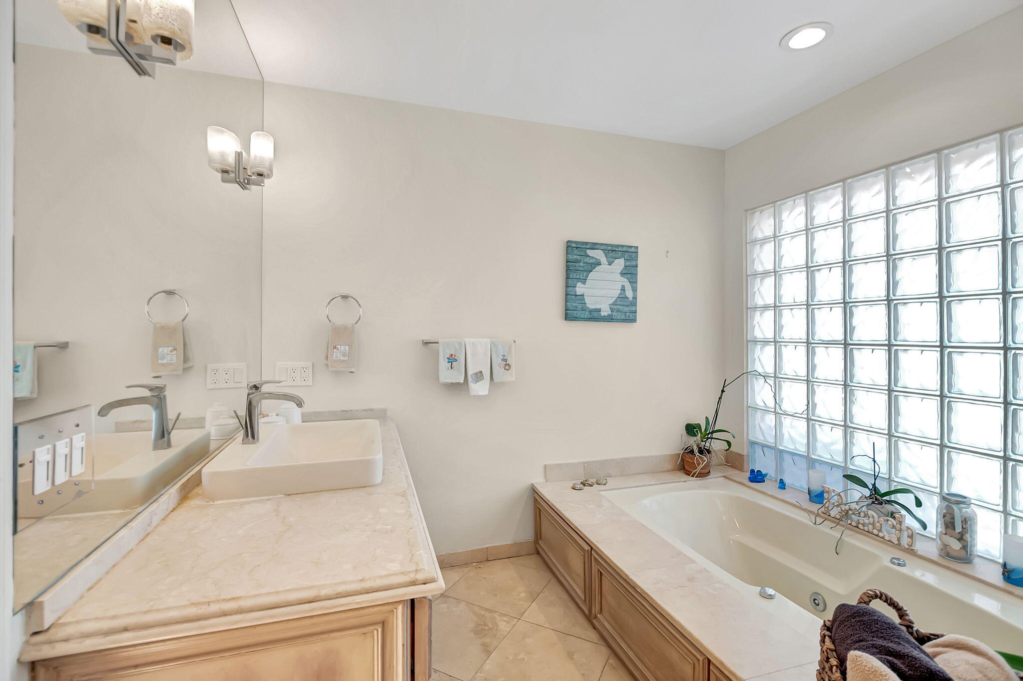 648 SW 2nd Street