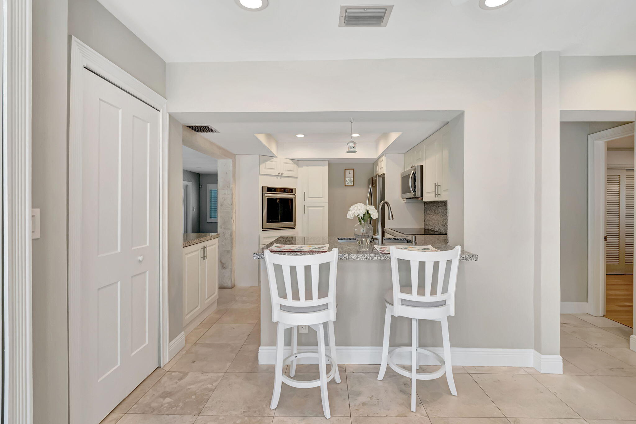 648 SW 2nd Street