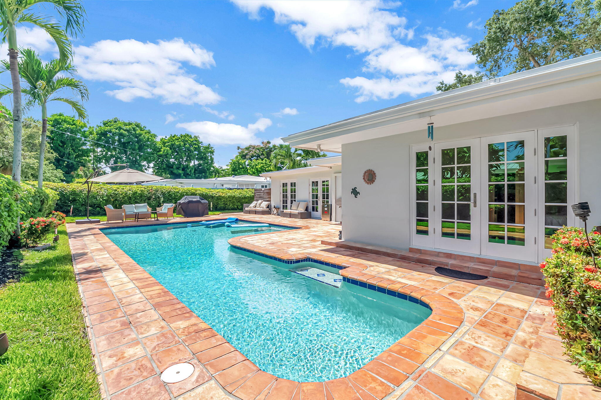 648 SW 2nd Street
