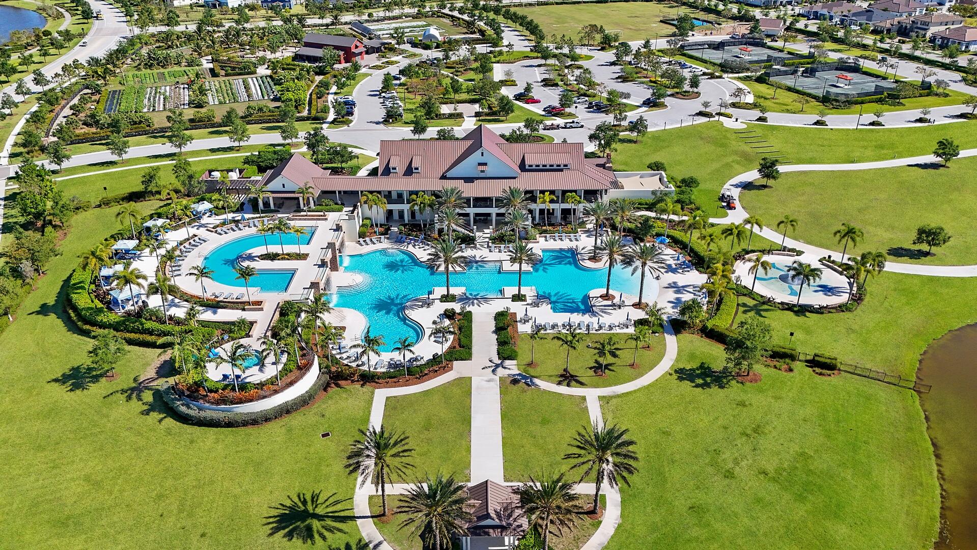 864 Sterling Pine Place, Loxahatchee