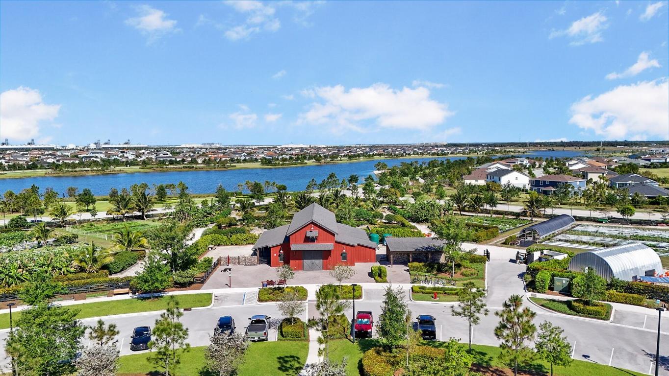 864 Sterling Pine Place, Loxahatchee