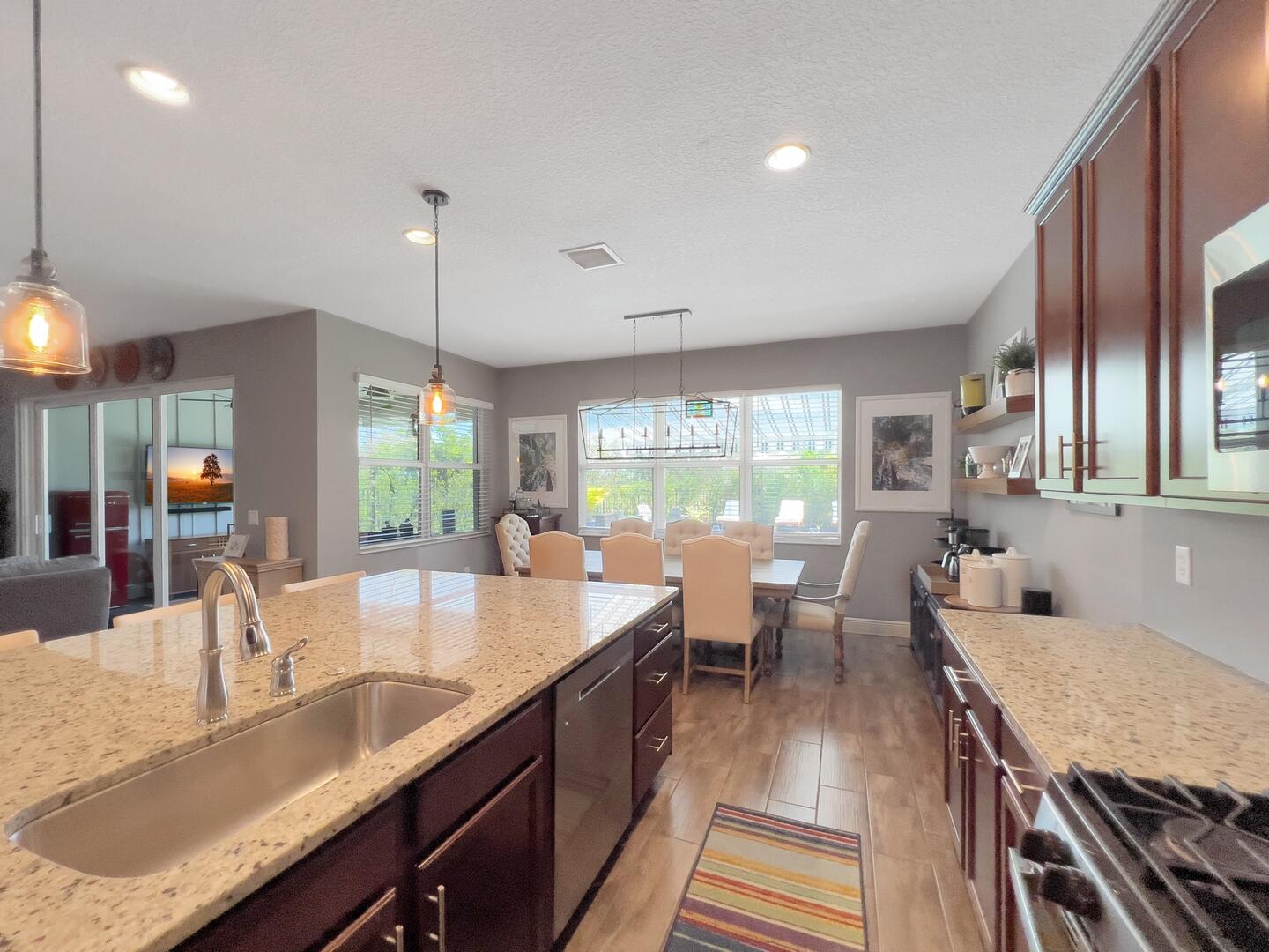 864 Sterling Pine Place, Loxahatchee