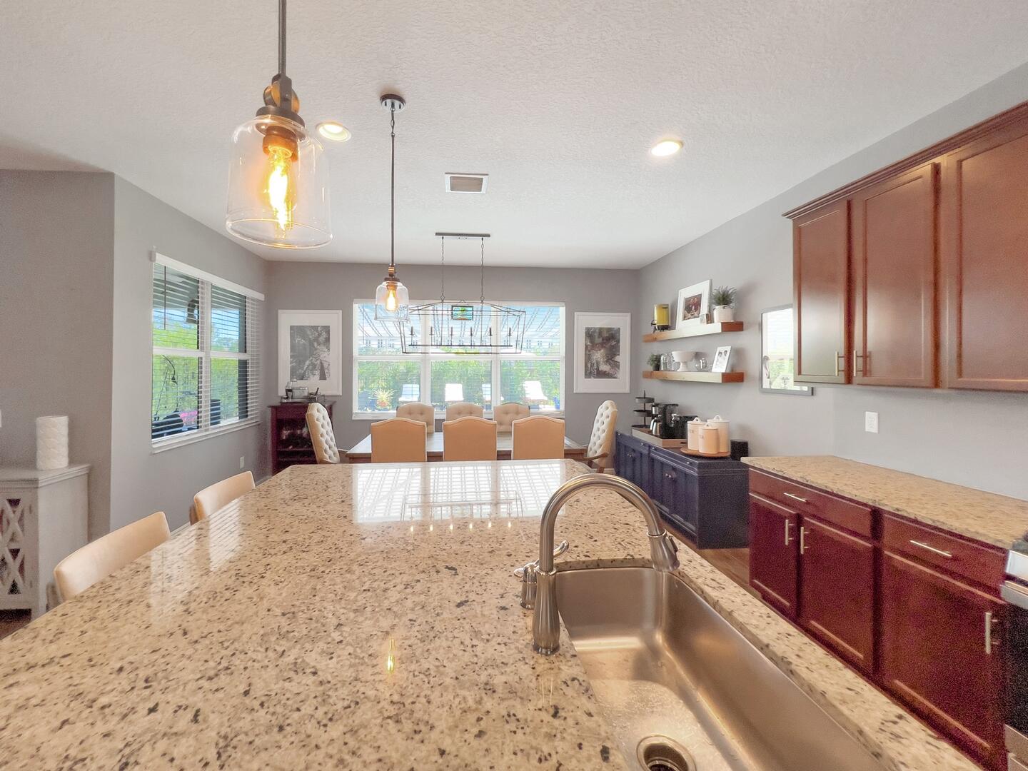 864 Sterling Pine Place, Loxahatchee