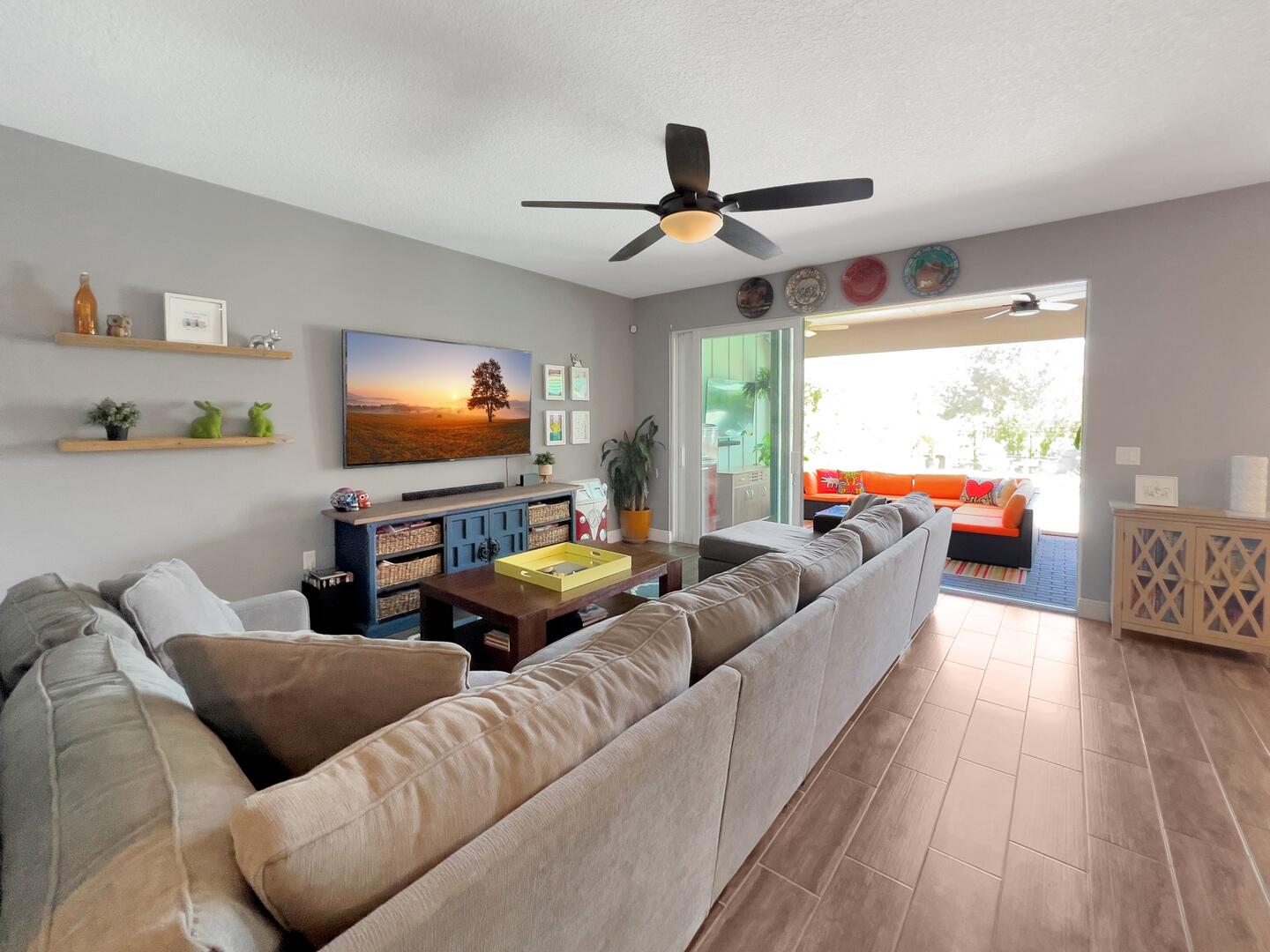 864 Sterling Pine Place, Loxahatchee