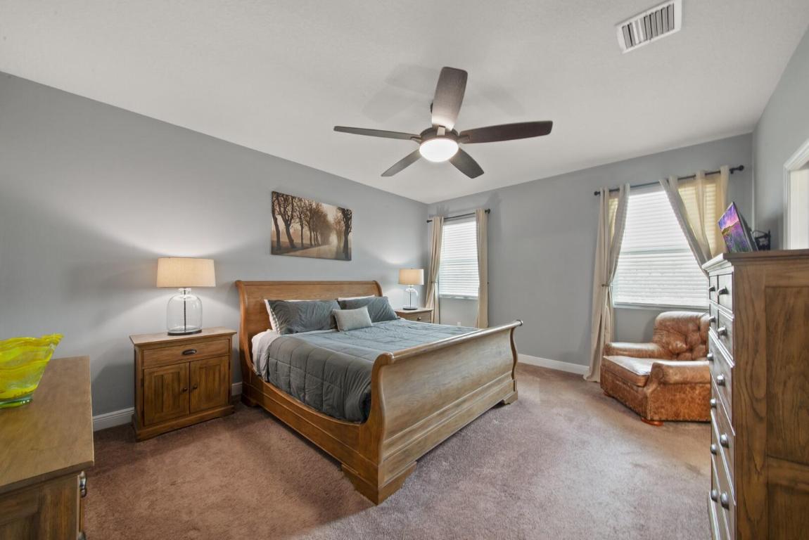 864 Sterling Pine Place, Loxahatchee