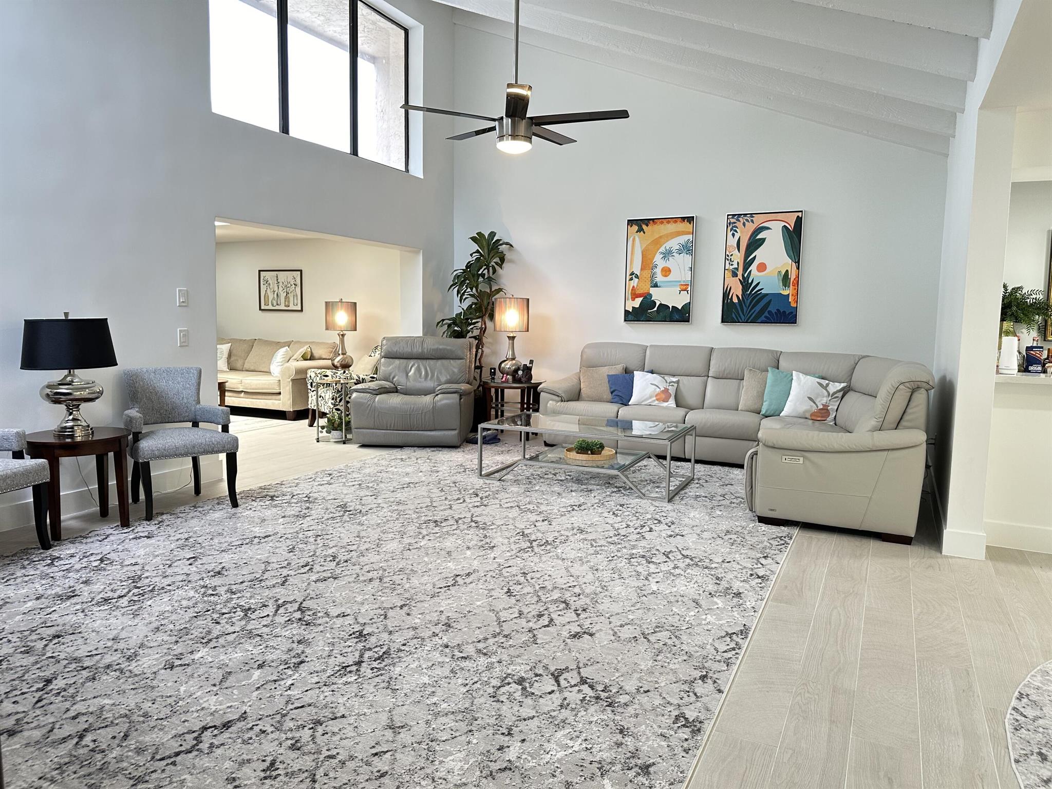 9302 Vista Del Lago A