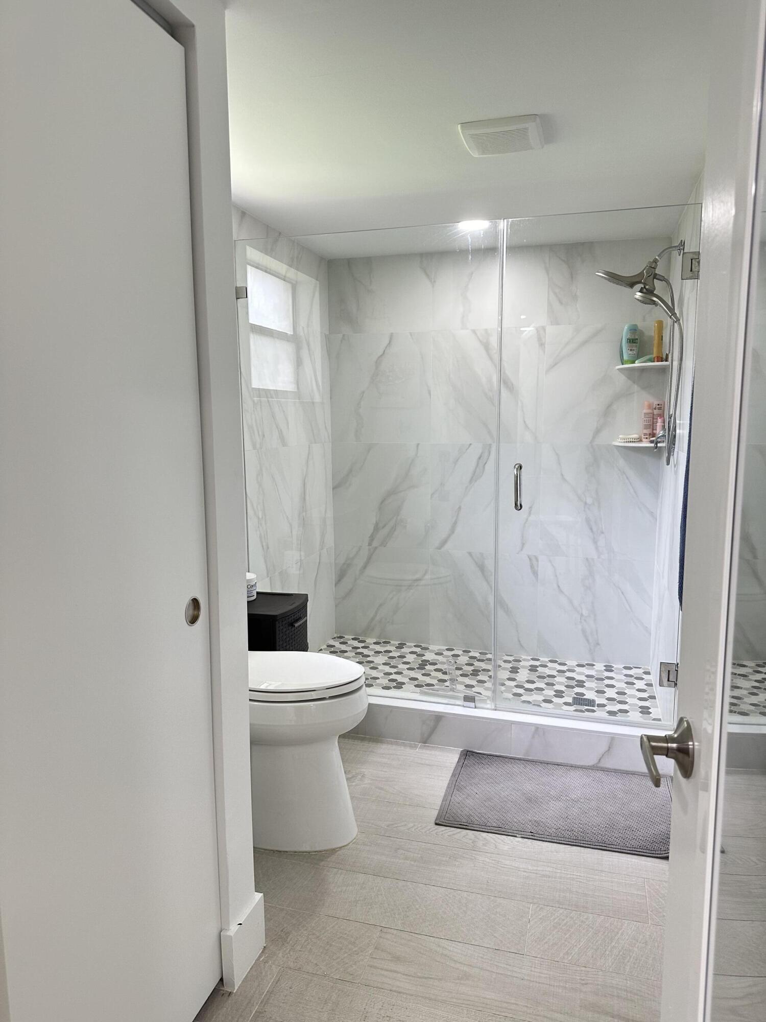 9302 Vista Del Lago A