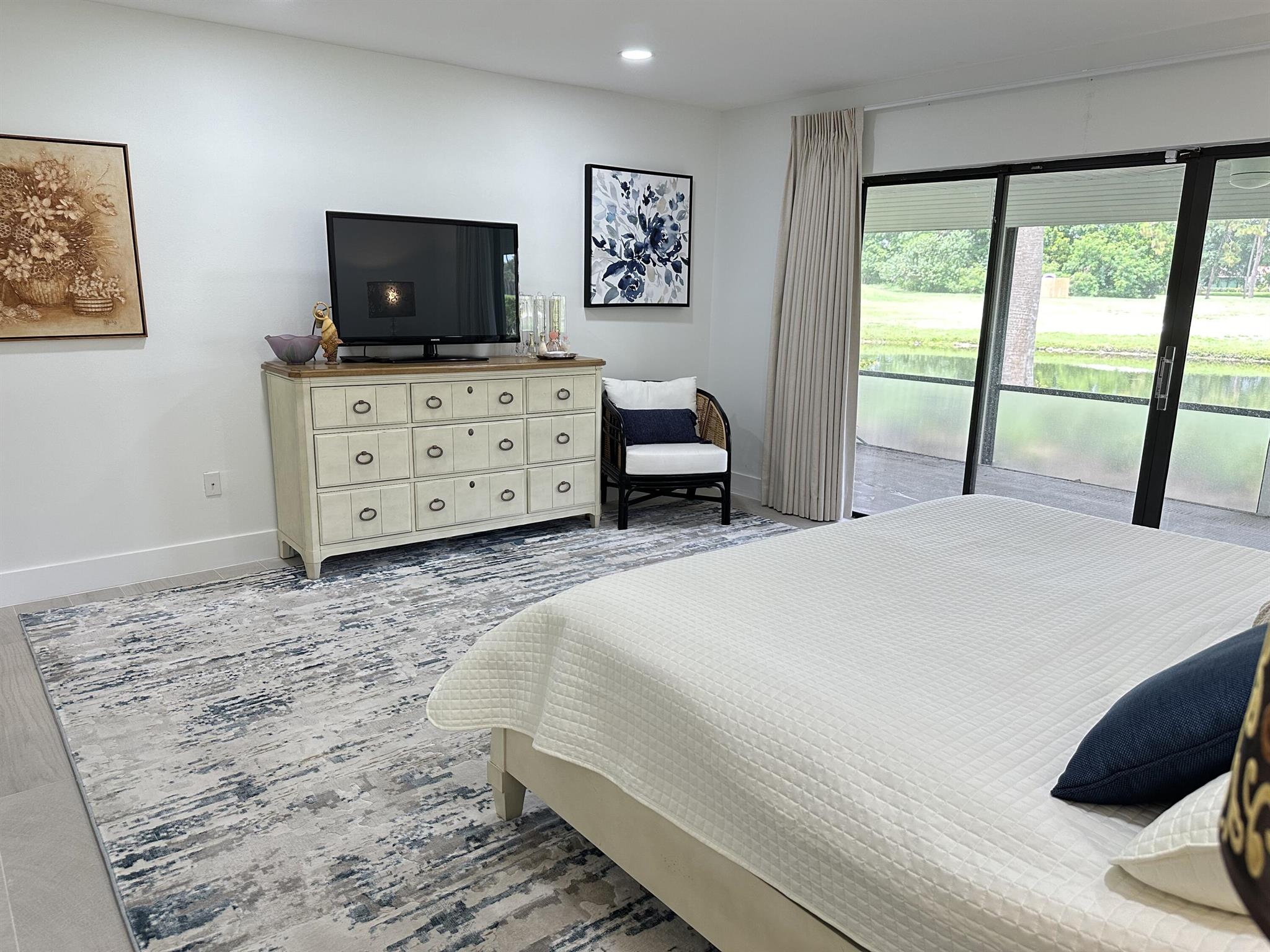 9302 Vista Del Lago A