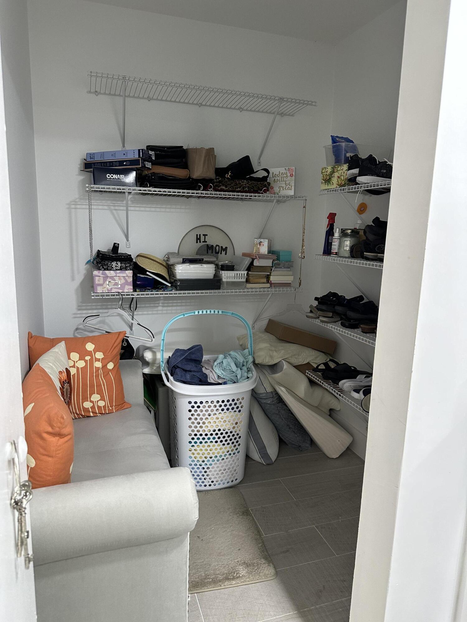 9302 Vista Del Lago A