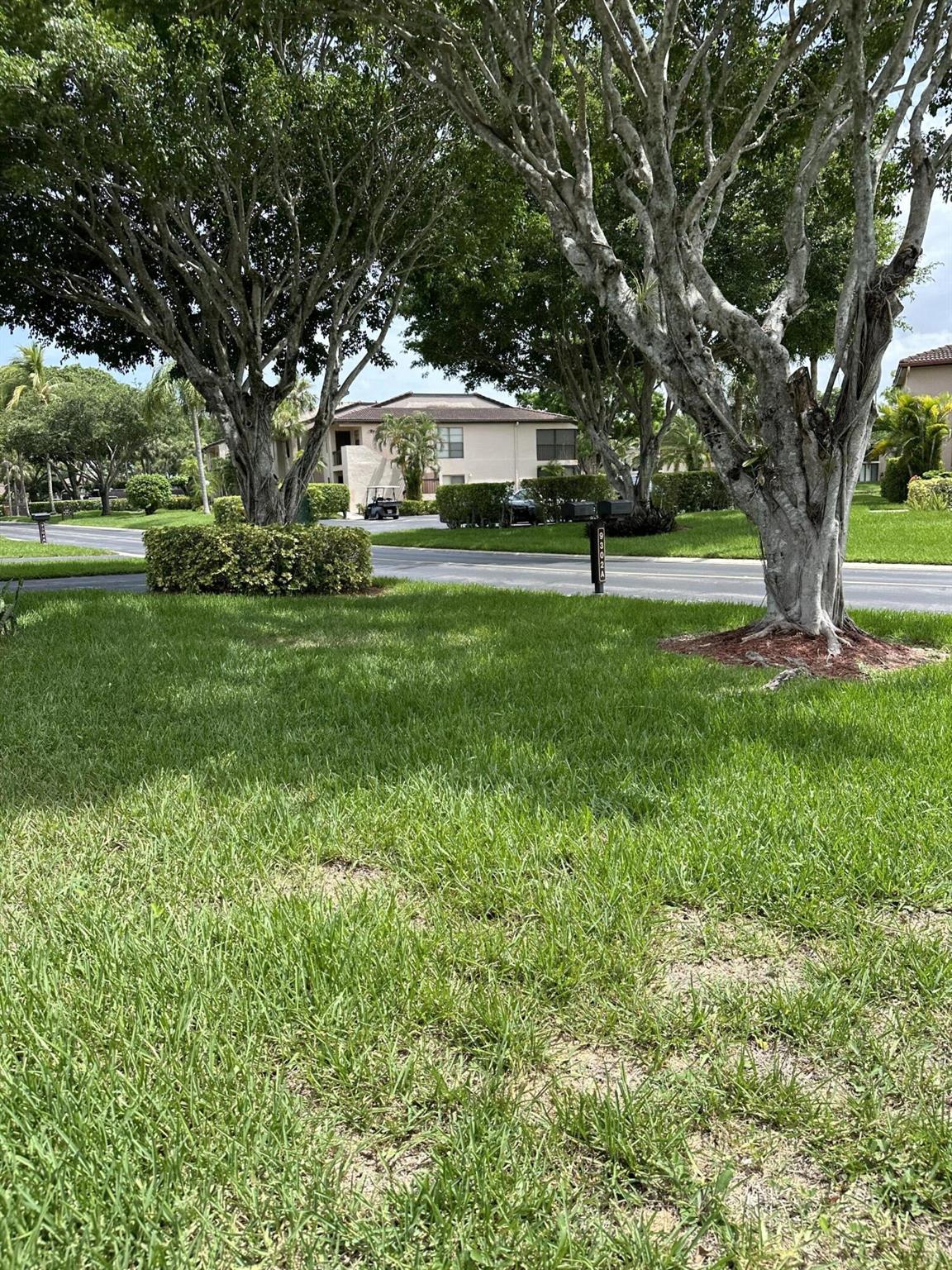 9302 Vista Del Lago A