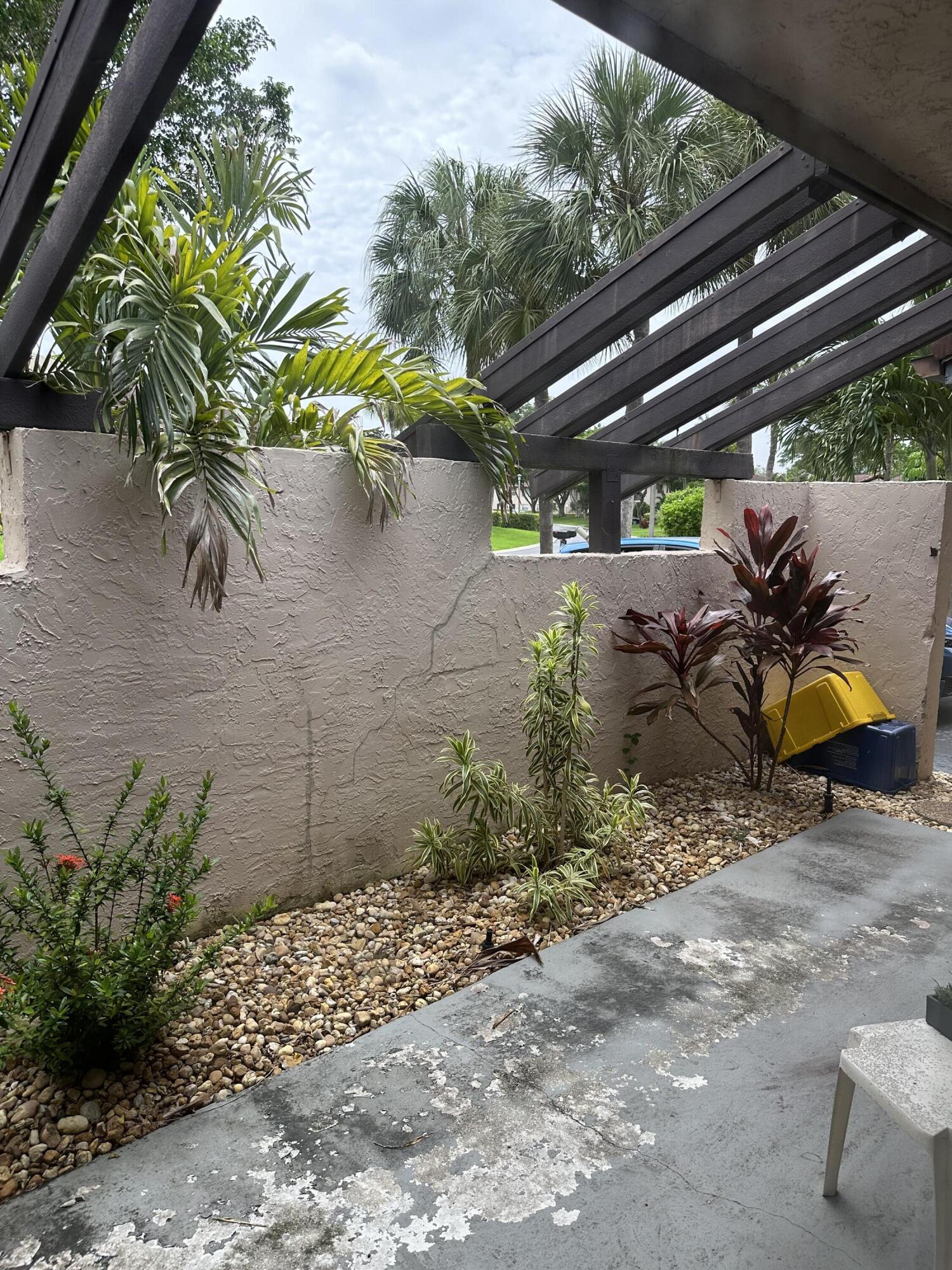 9302 Vista Del Lago A