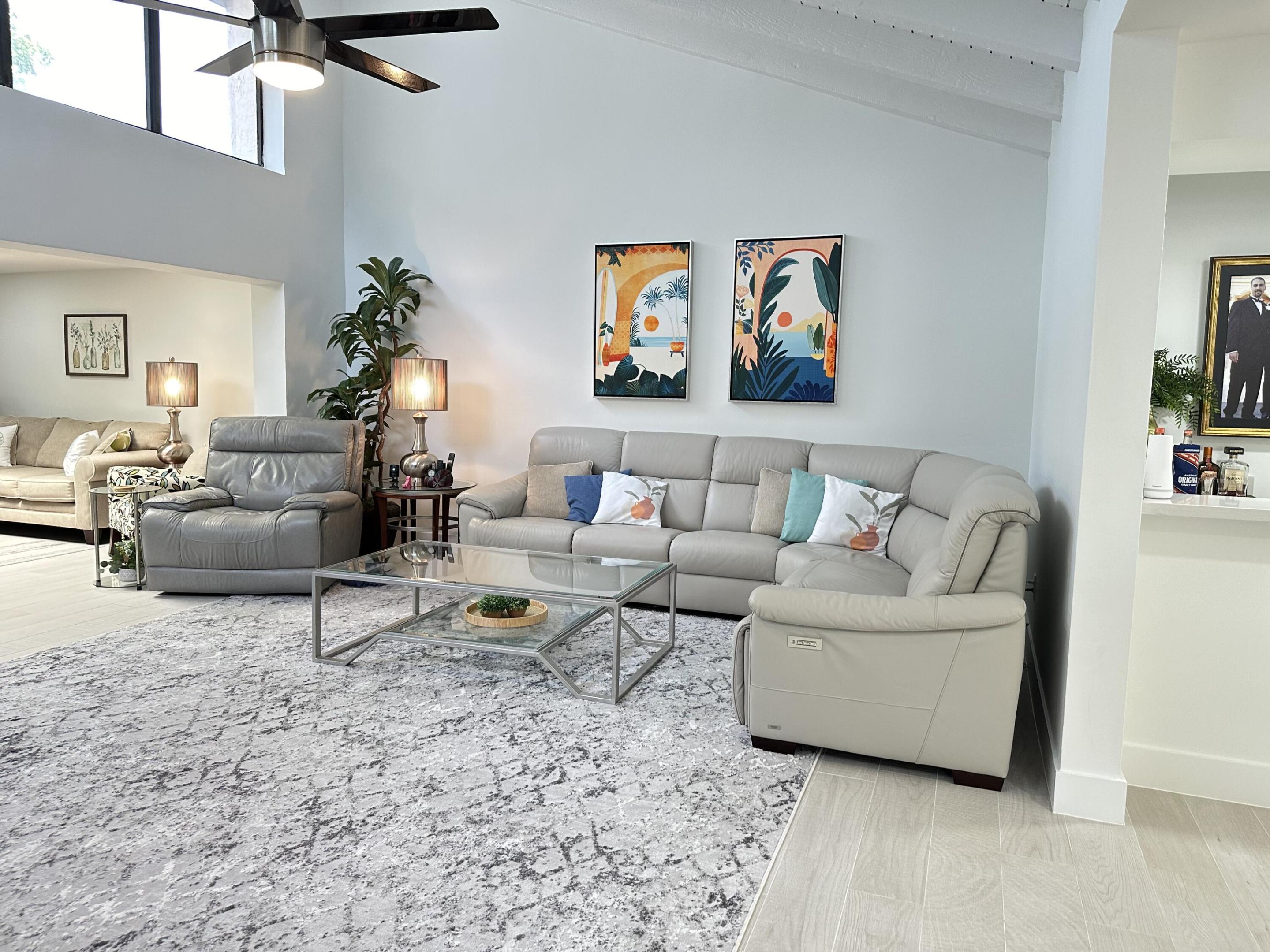 9302 Vista Del Lago A