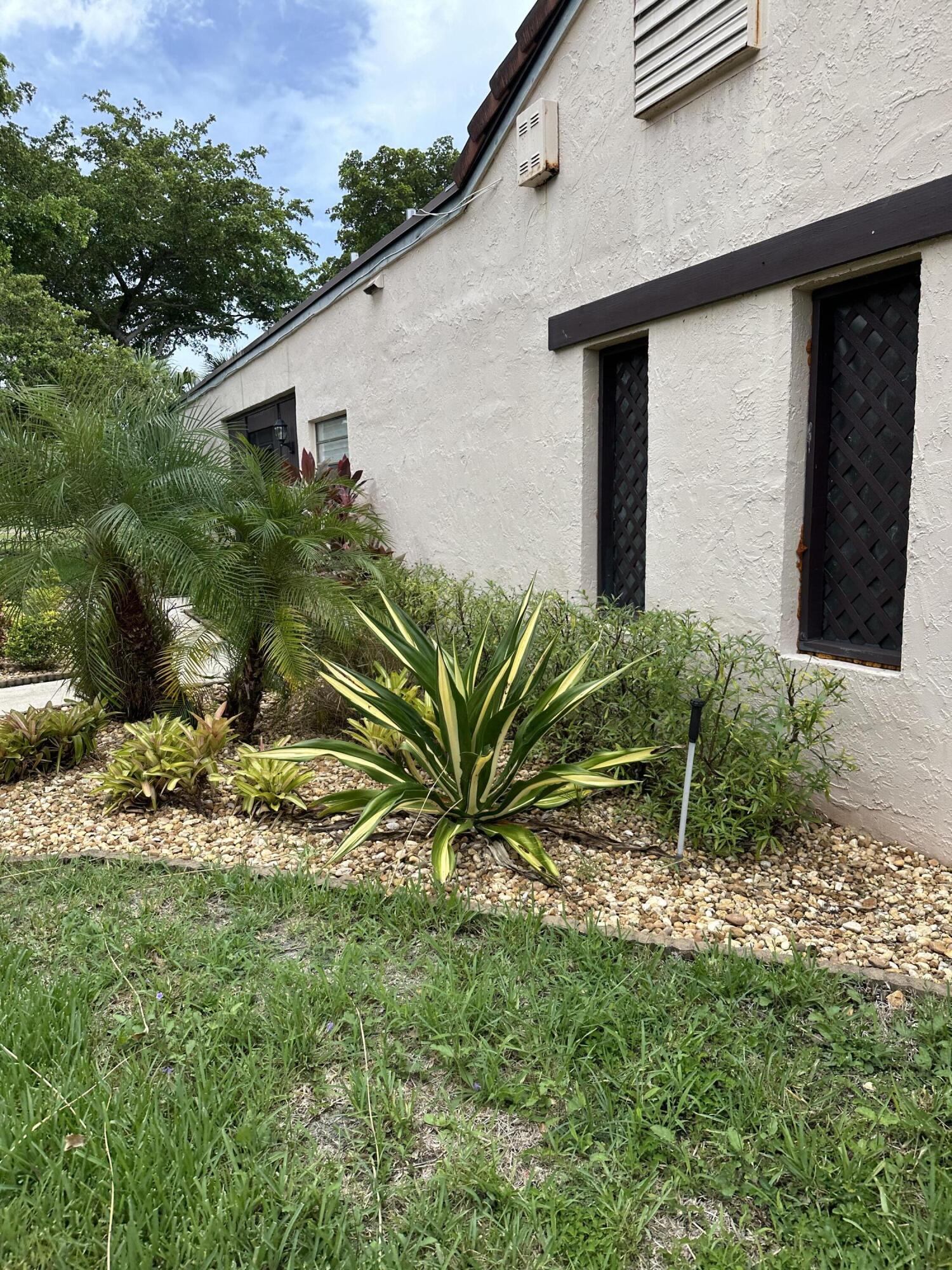 9302 Vista Del Lago A