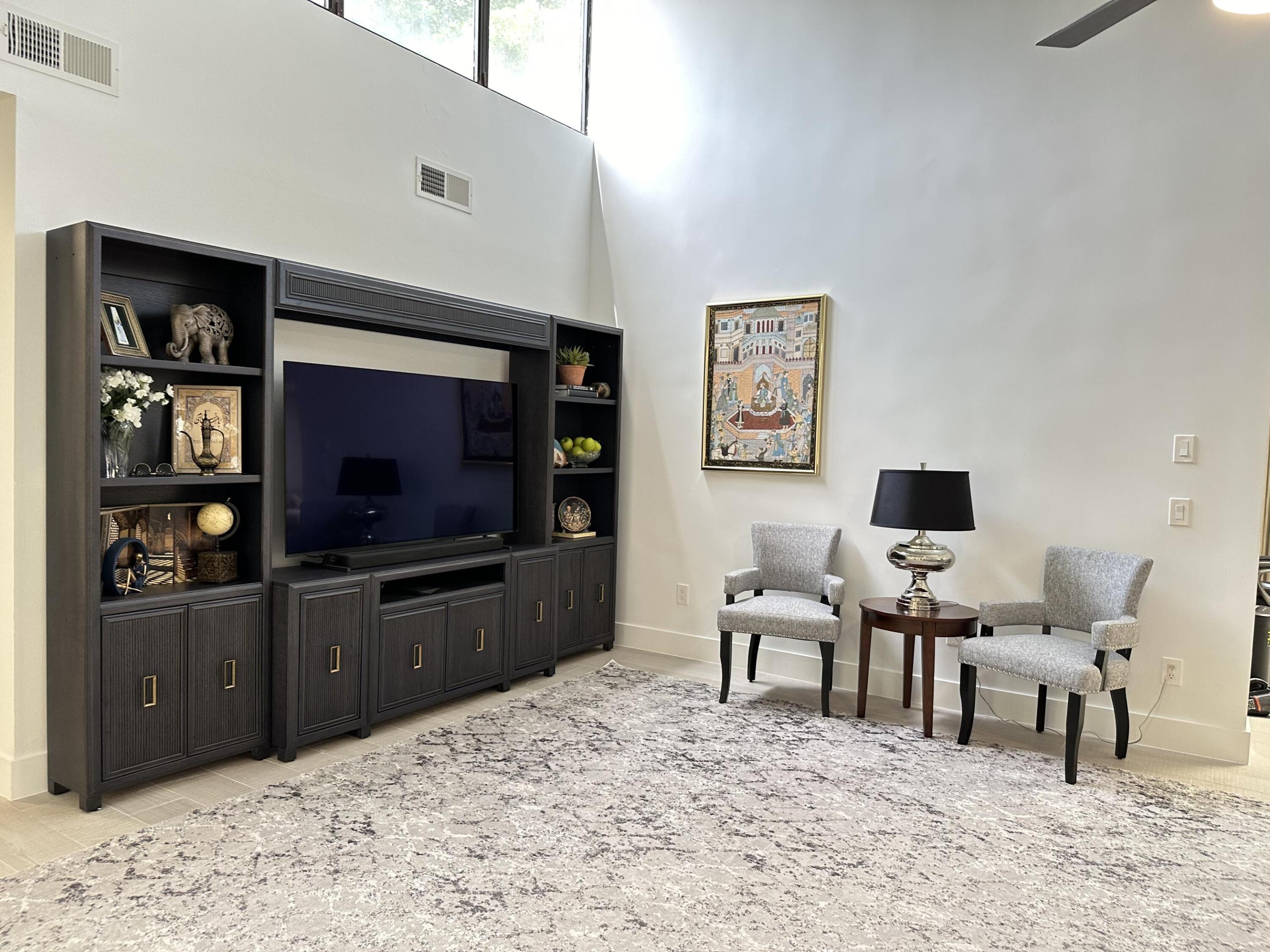 9302 Vista Del Lago A