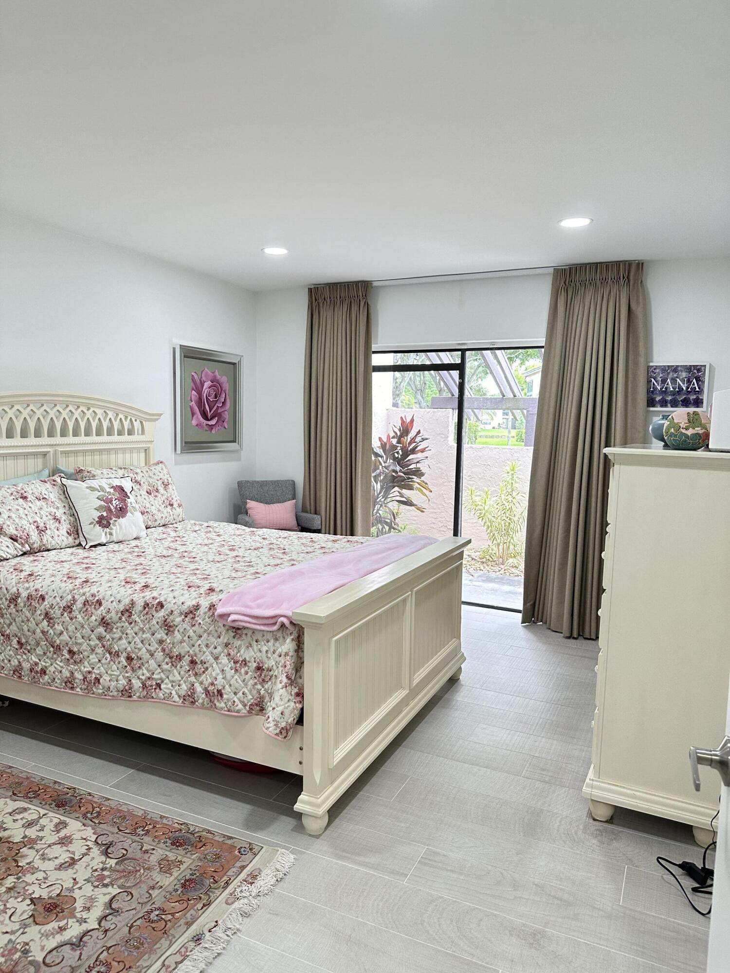 9302 Vista Del Lago A