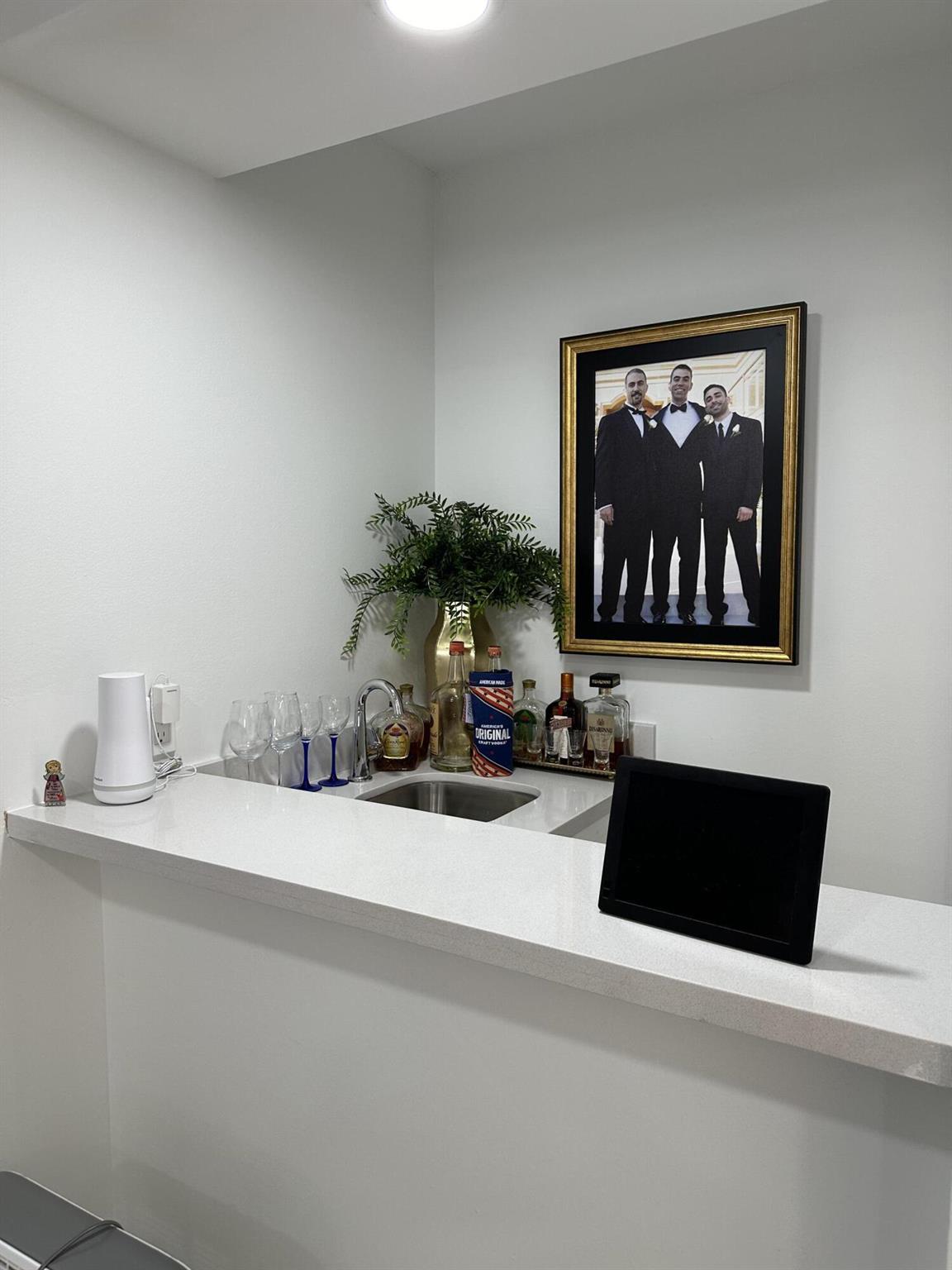 9302 Vista Del Lago A