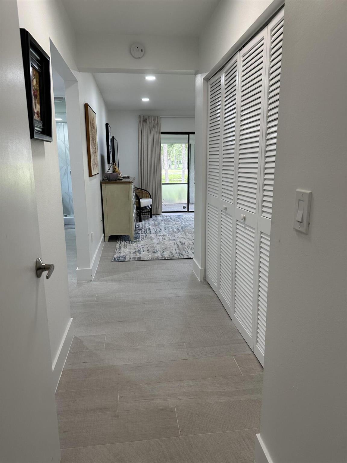 9302 Vista Del Lago A