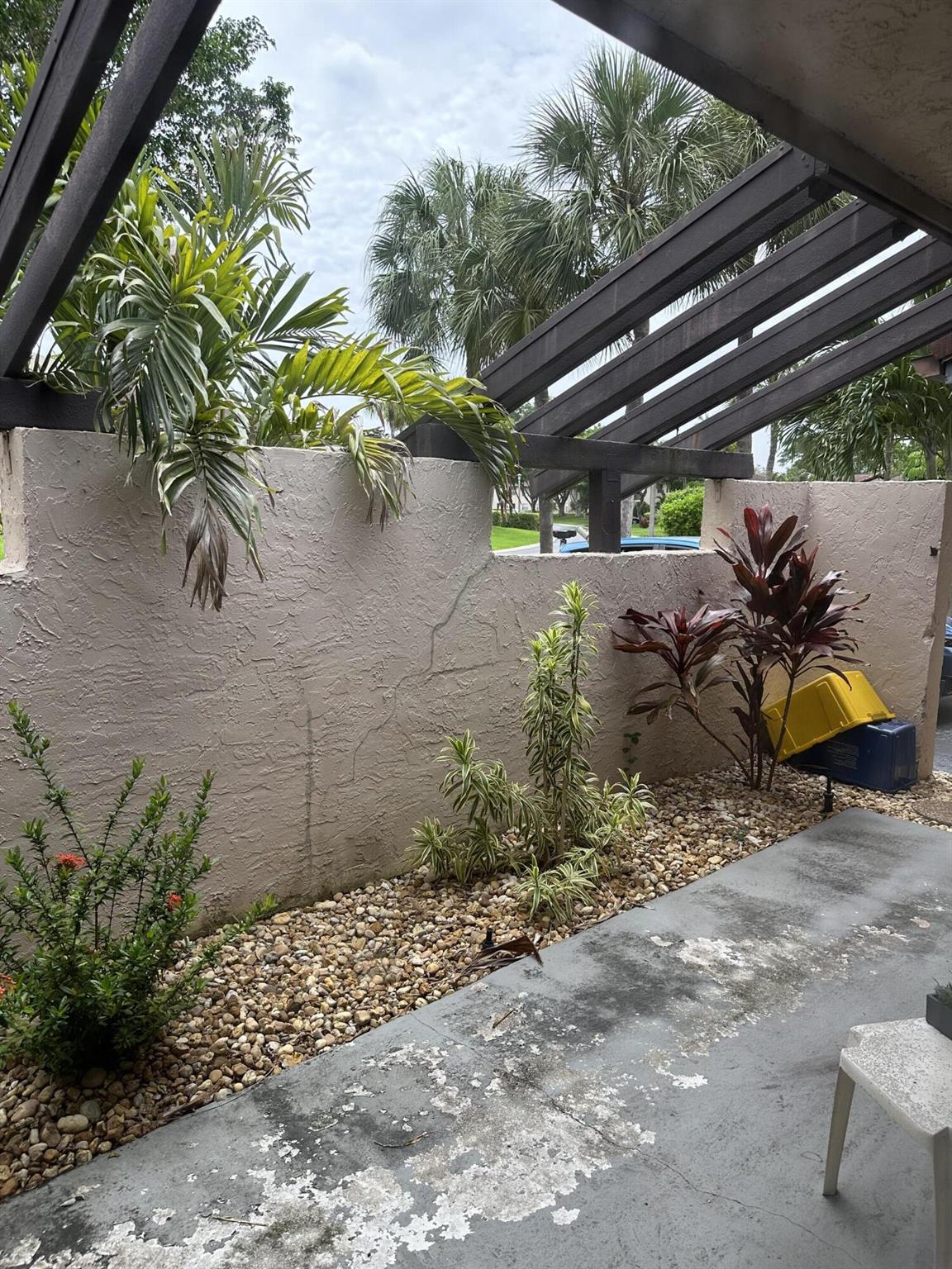 9302 Vista Del Lago A