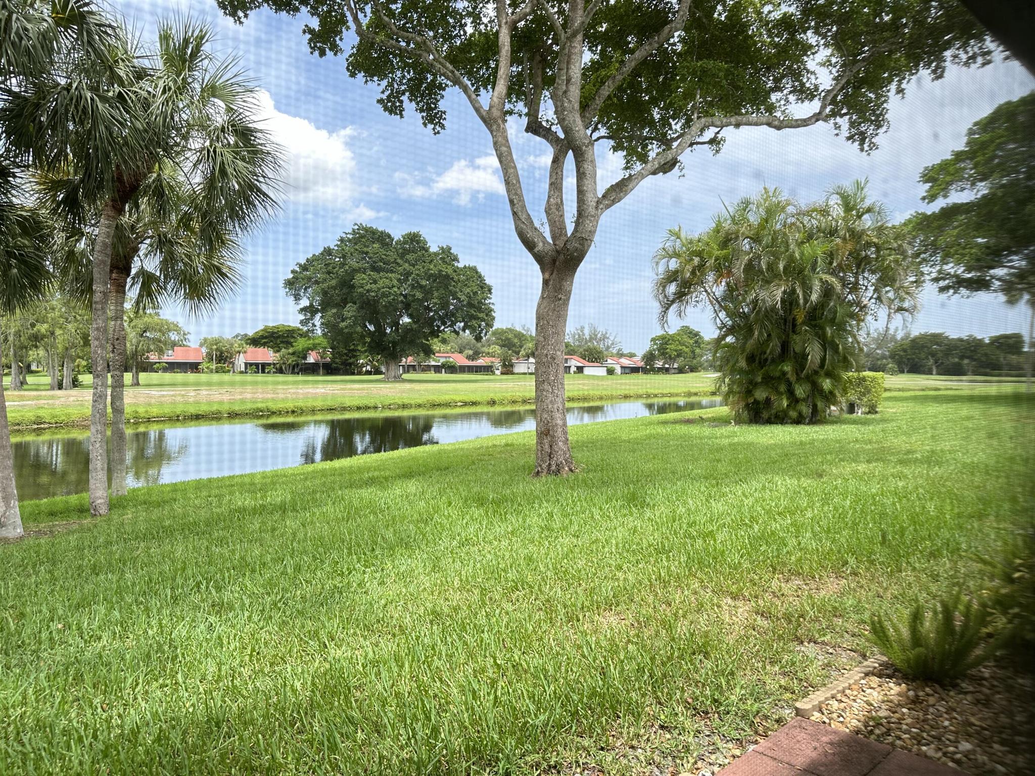 9302 Vista Del Lago A