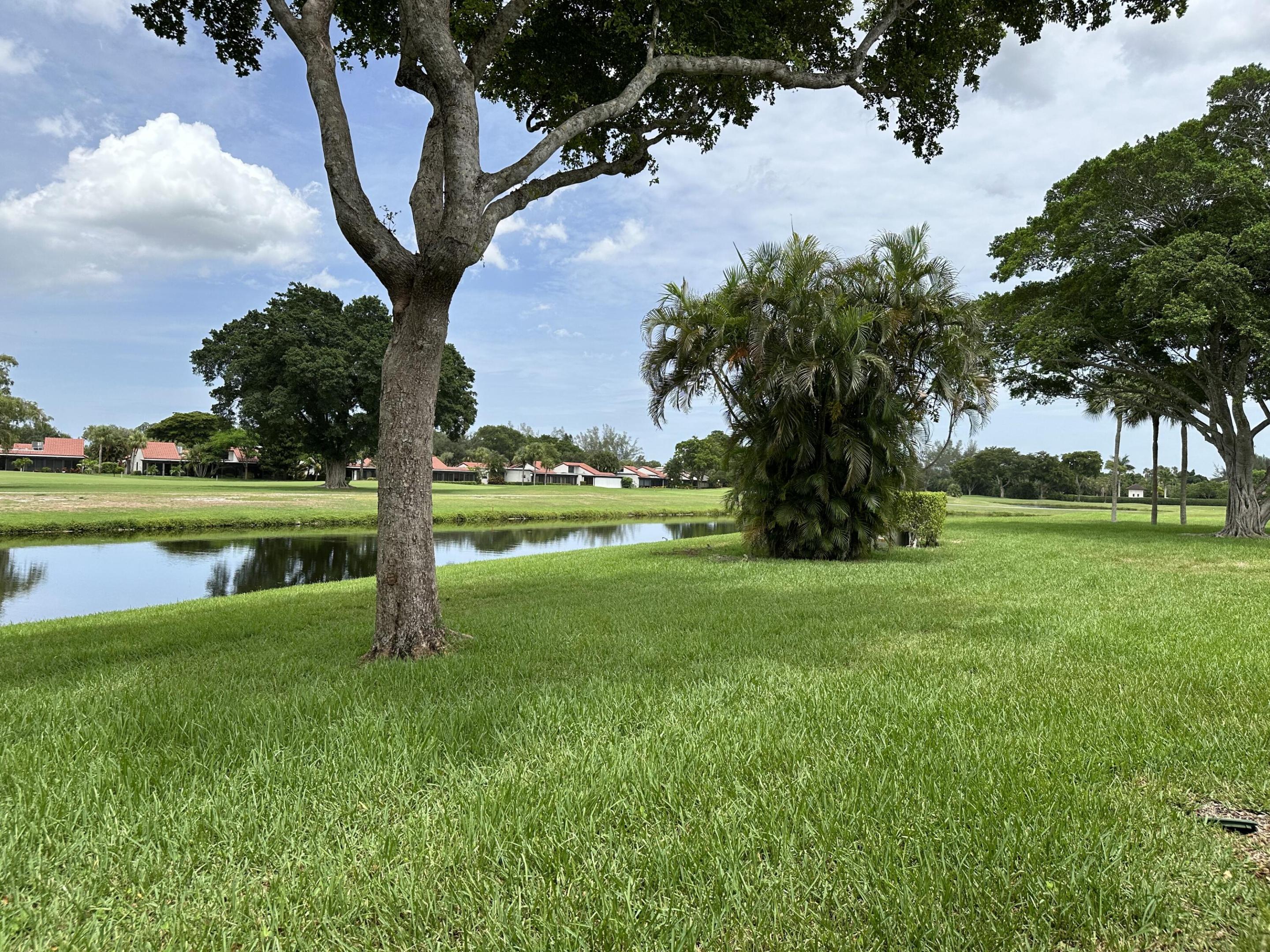 9302 Vista Del Lago A