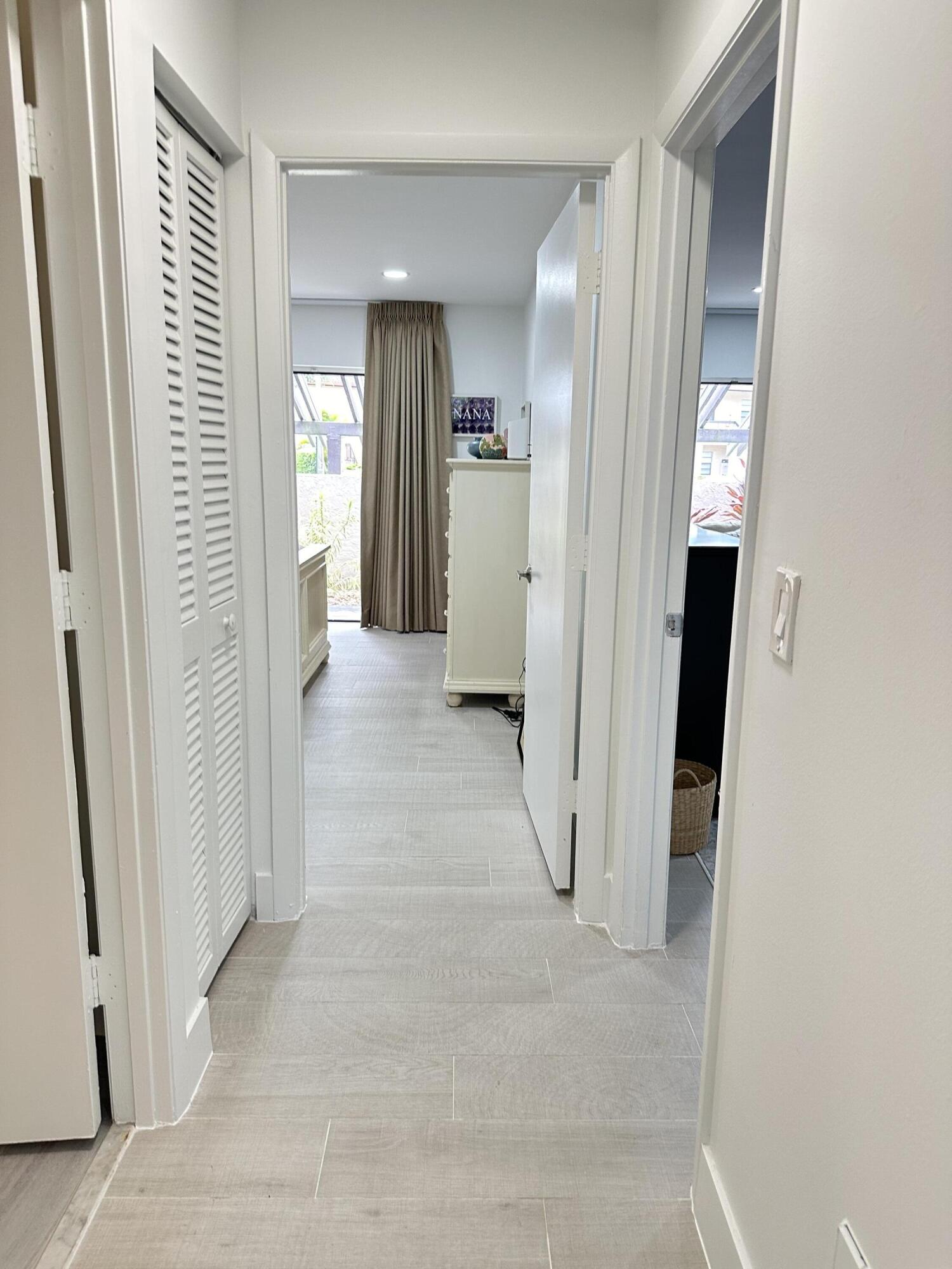 9302 Vista Del Lago A