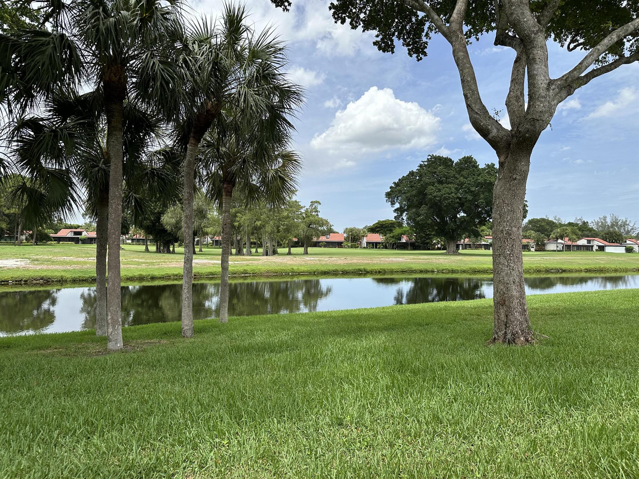 9302 Vista Del Lago A