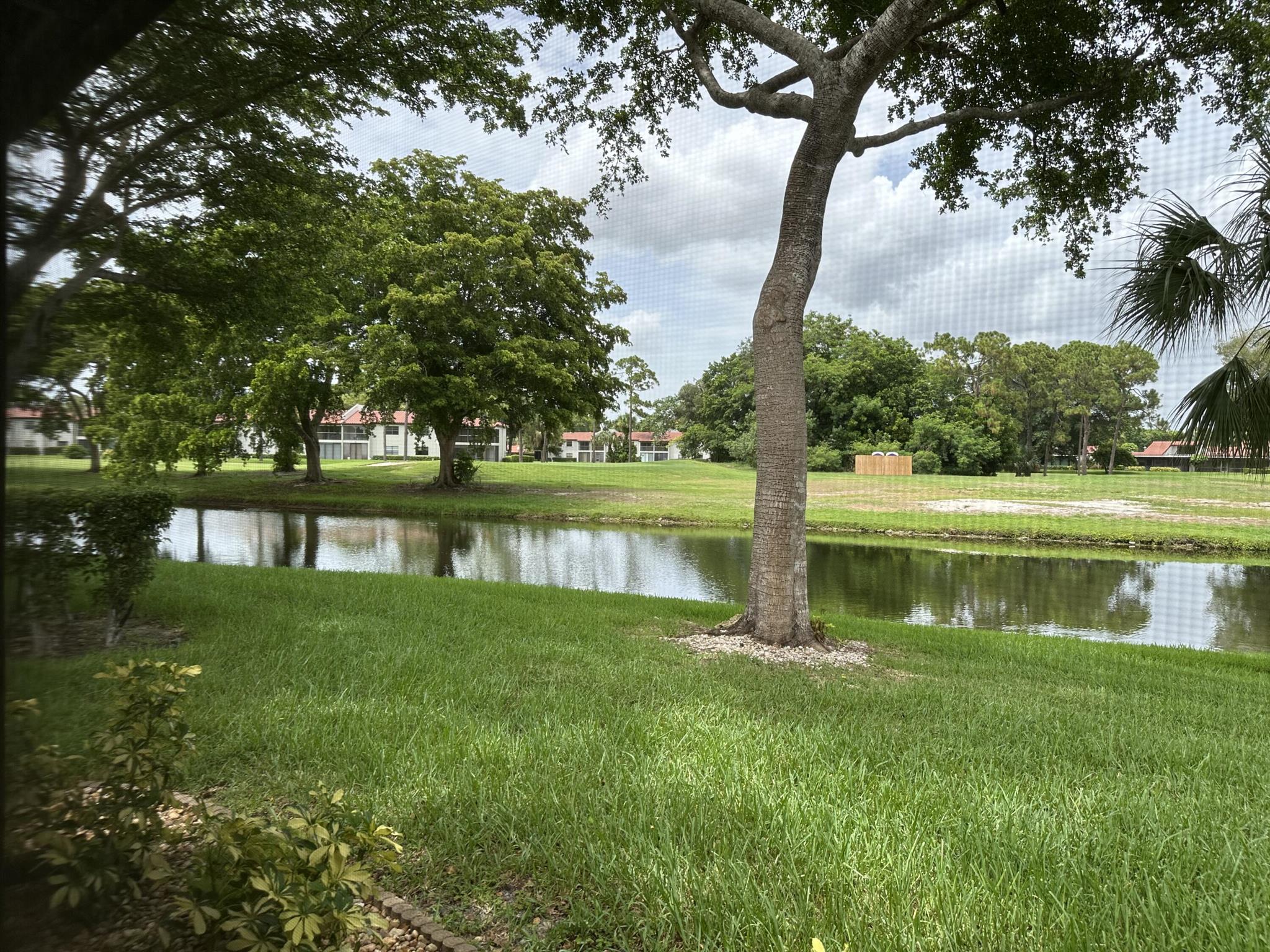 9302 Vista Del Lago A