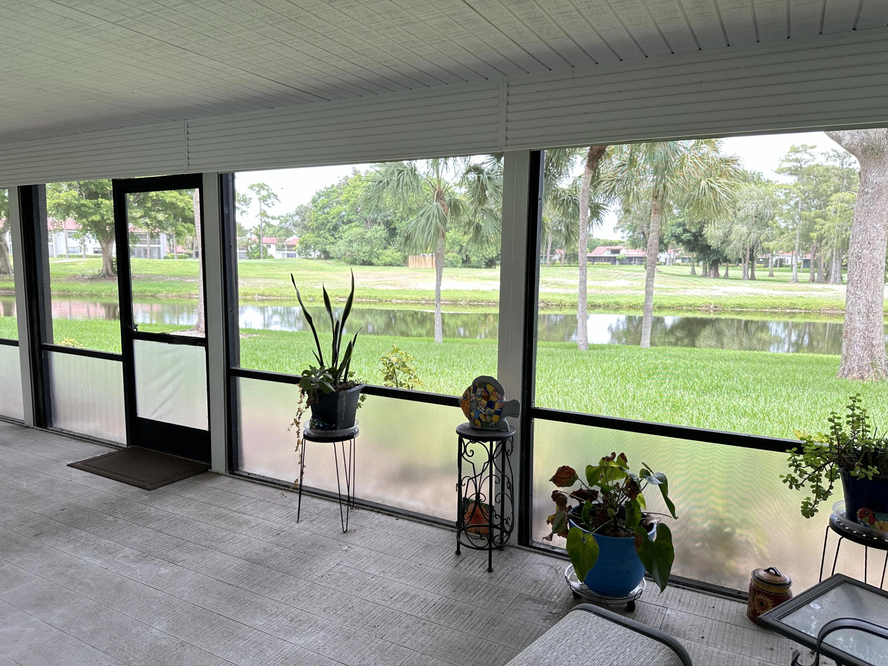 9302 Vista Del Lago A