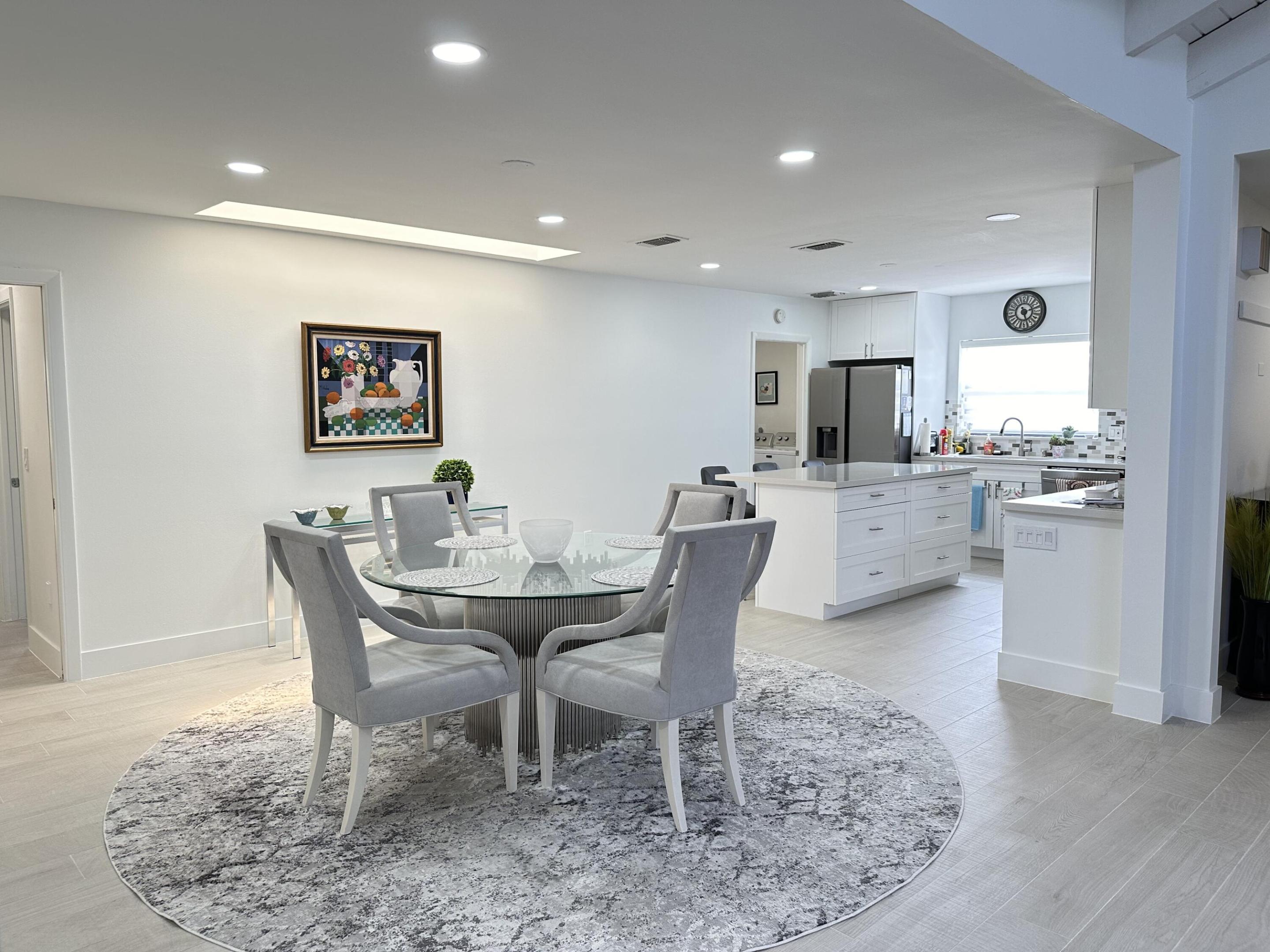 9302 Vista Del Lago A