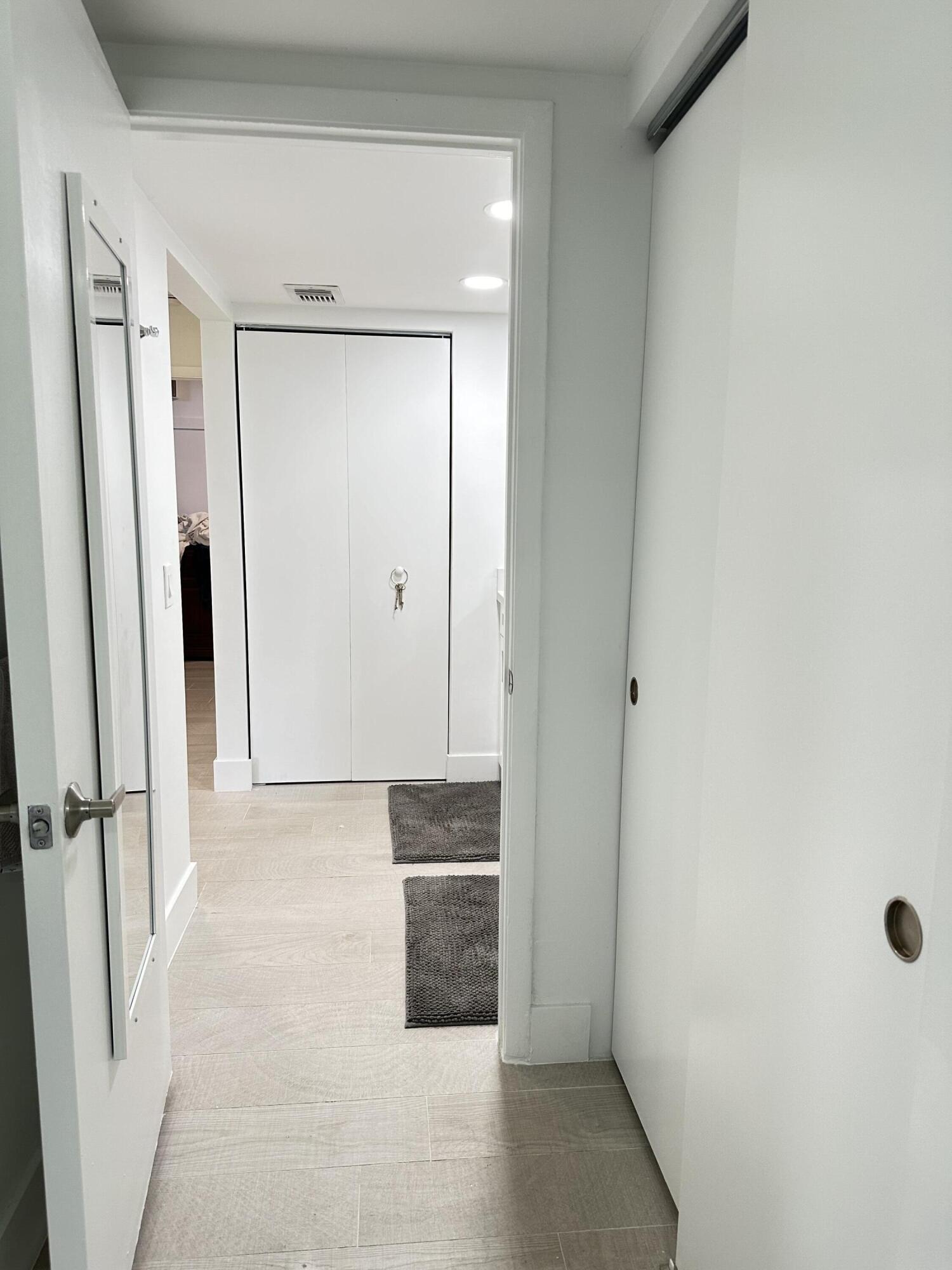 9302 Vista Del Lago A