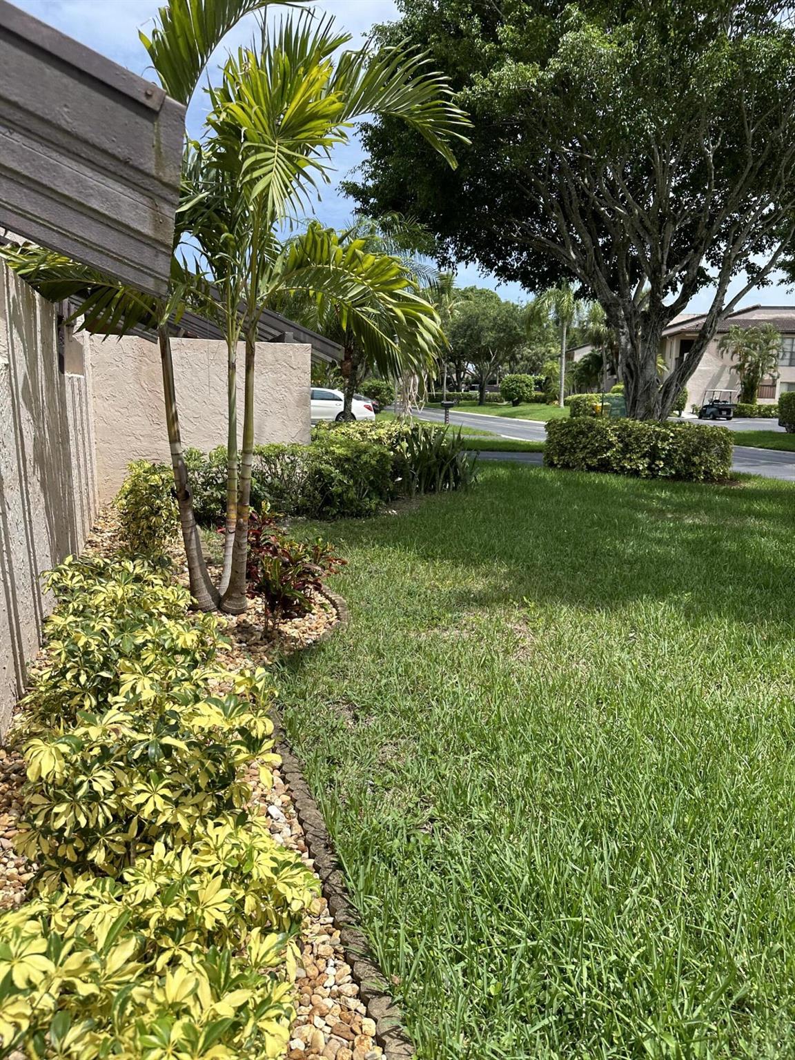 9302 Vista Del Lago A